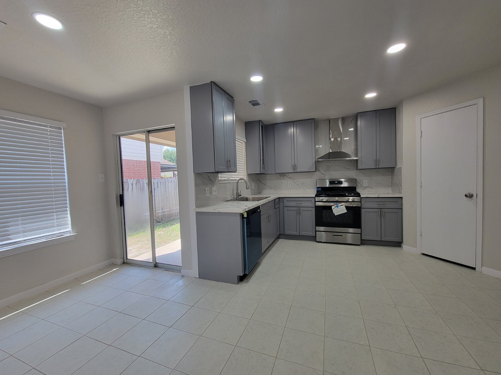 15327 Trecastle Drive Property Photo 12