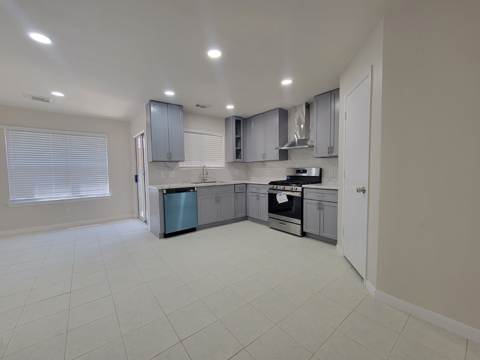 15327 Trecastle Drive Property Photo 13