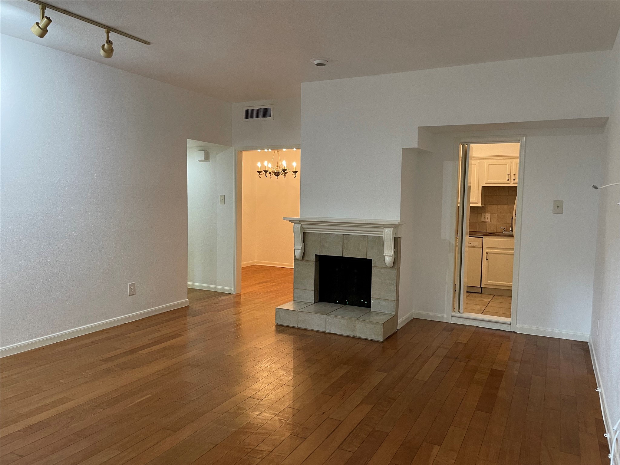 2100 Tanglewilde Street 597 Property Photo 2