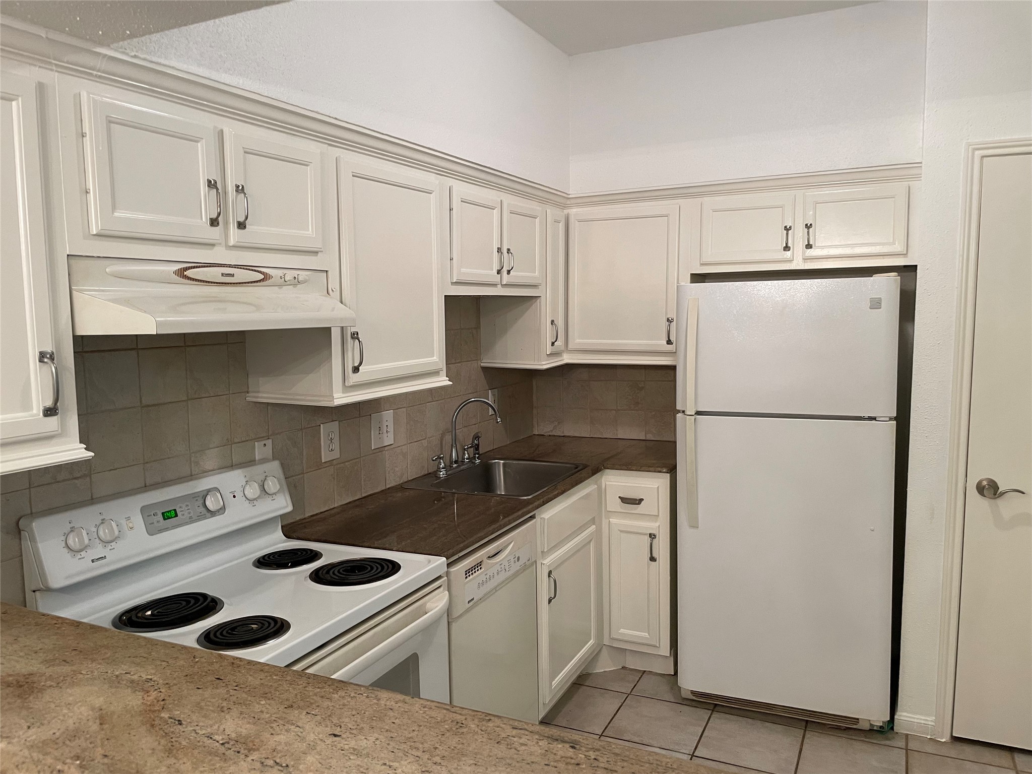 2100 Tanglewilde Street 597 Property Photo 5