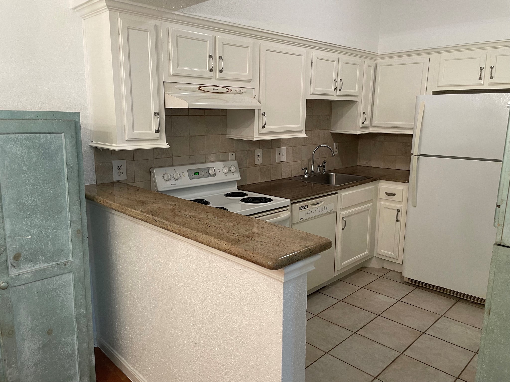 2100 Tanglewilde Street 597 Property Photo 6