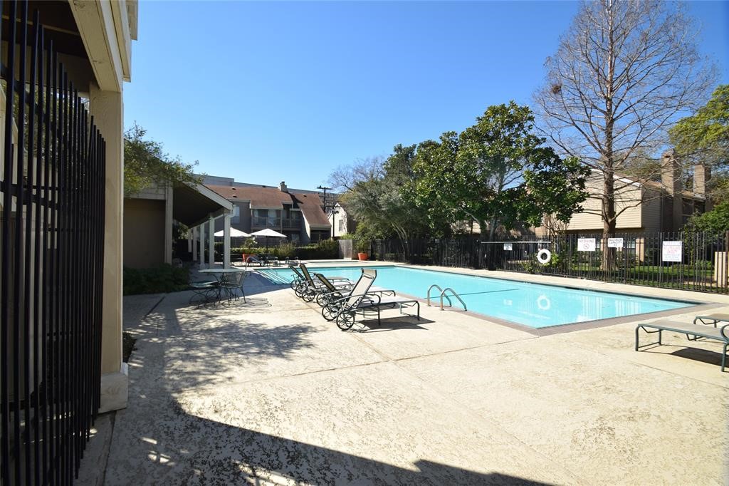 2100 Tanglewilde Street 597 Property Photo 15