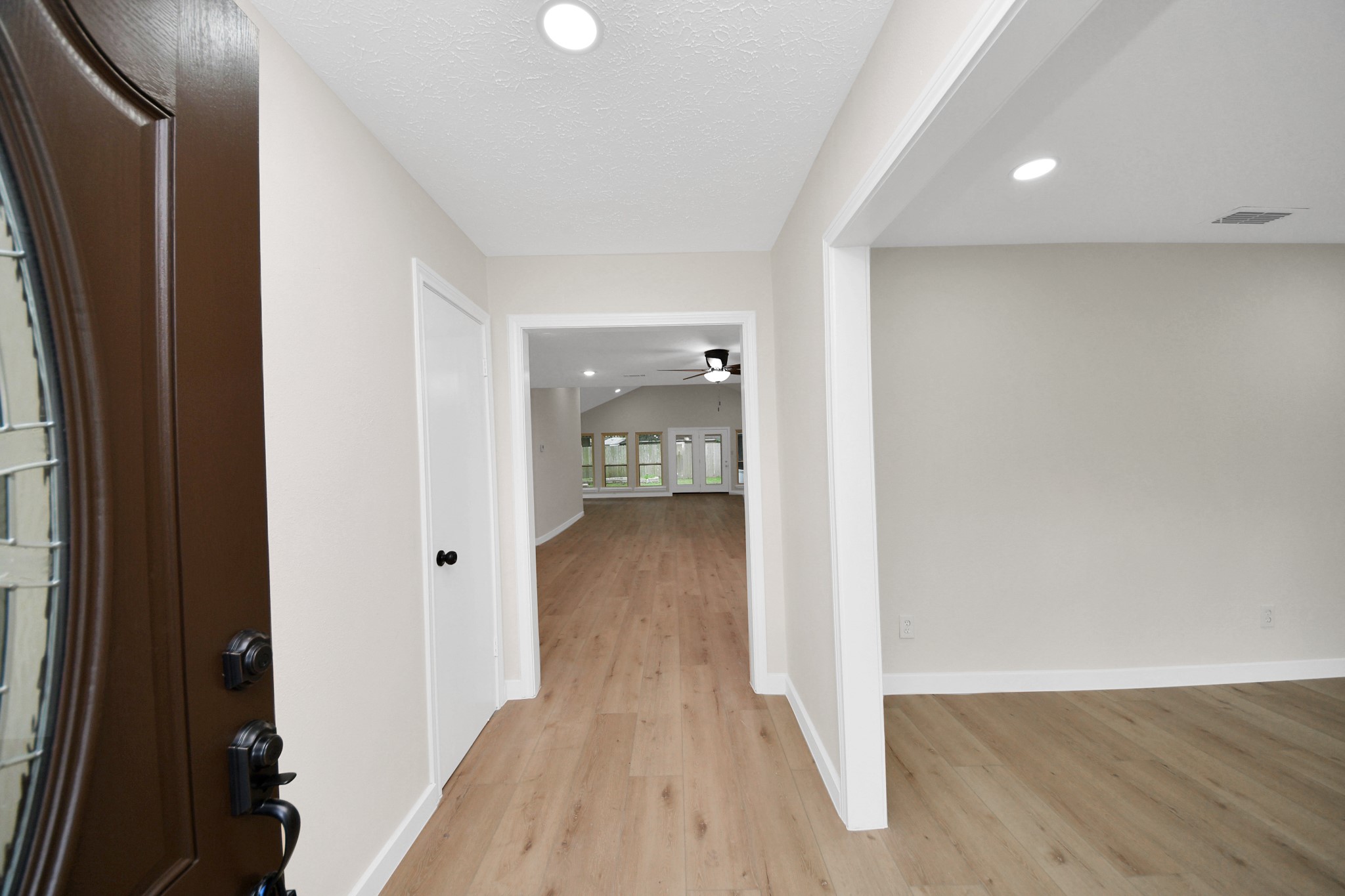 25511 Many Oak Drive Property Photo 3