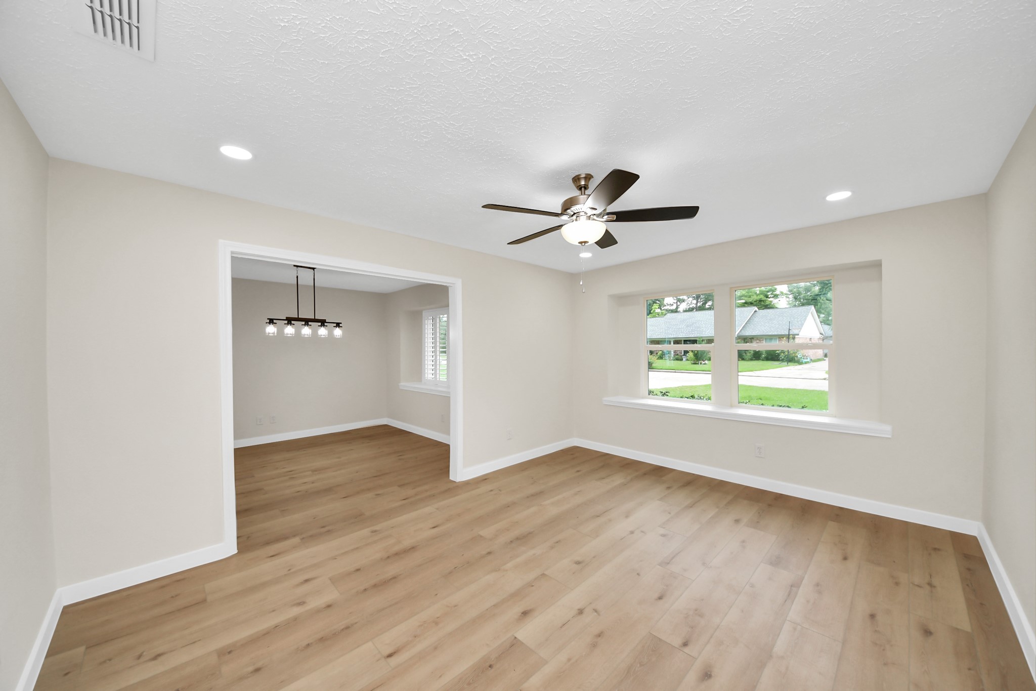 25511 Many Oak Drive Property Photo 4