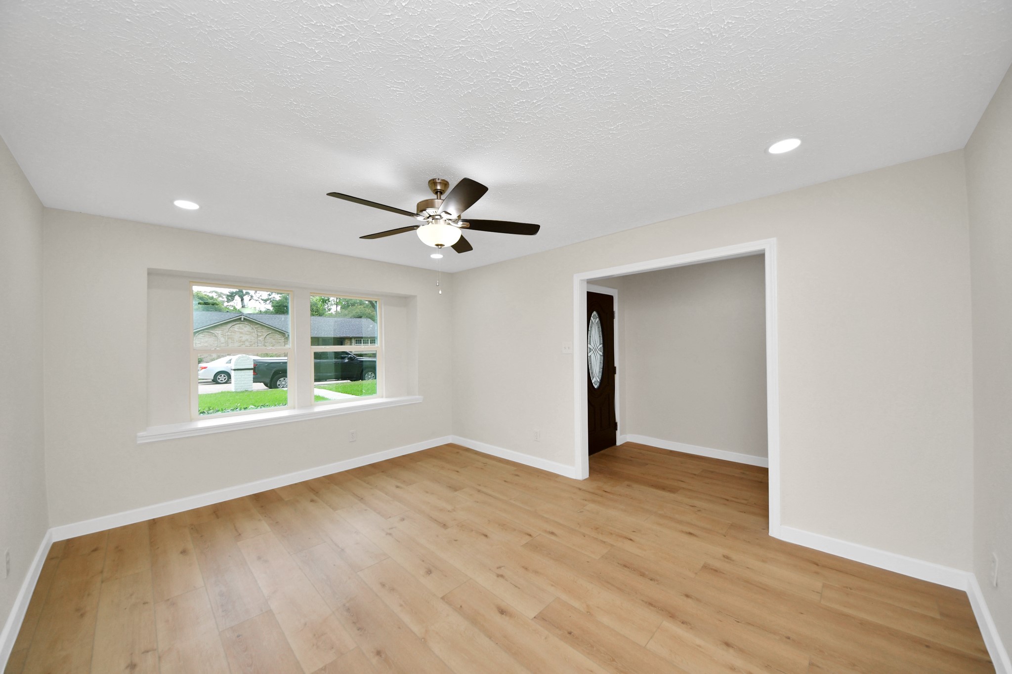 25511 Many Oak Drive Property Photo 5