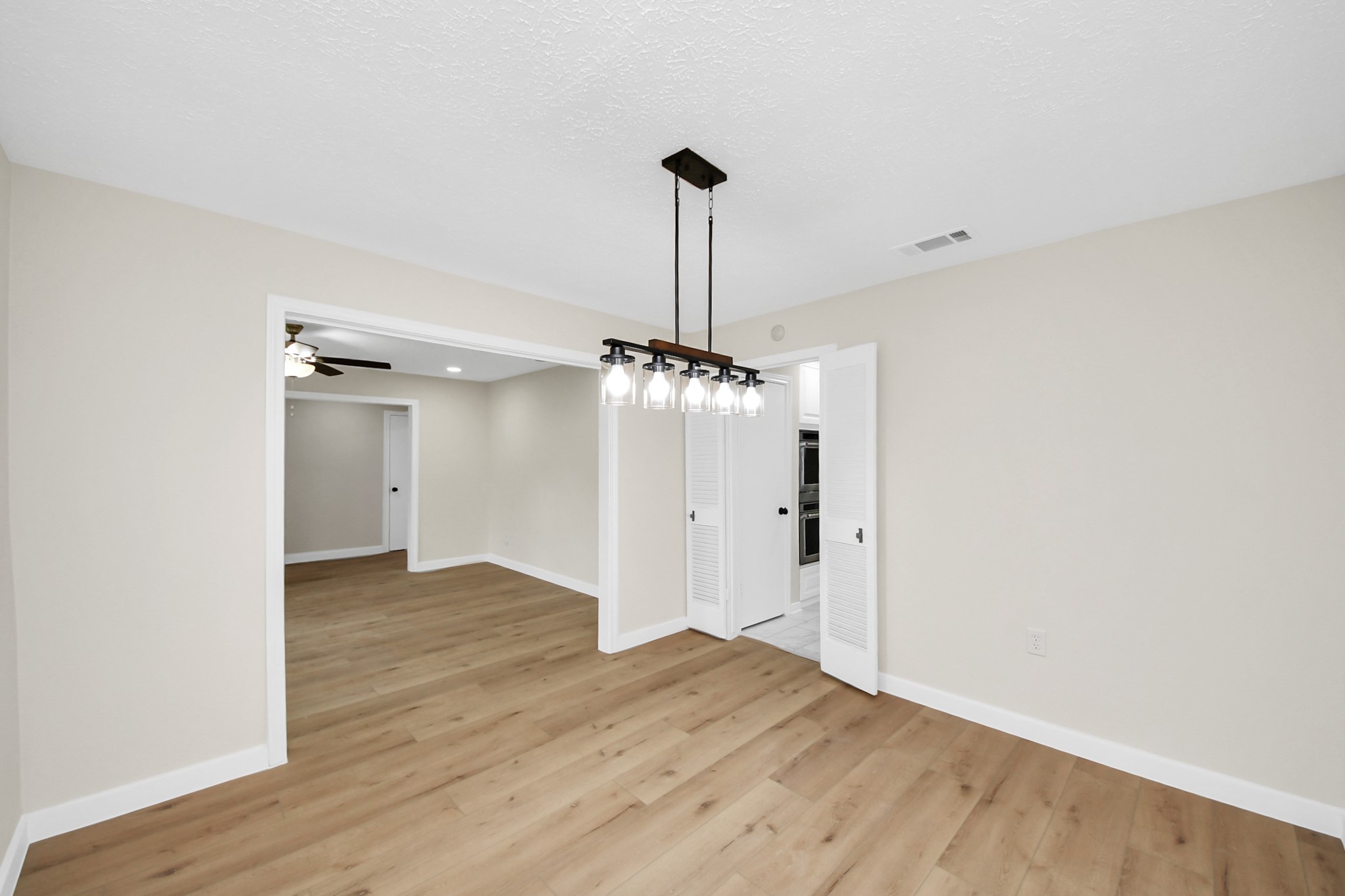 25511 Many Oak Drive Property Photo 7