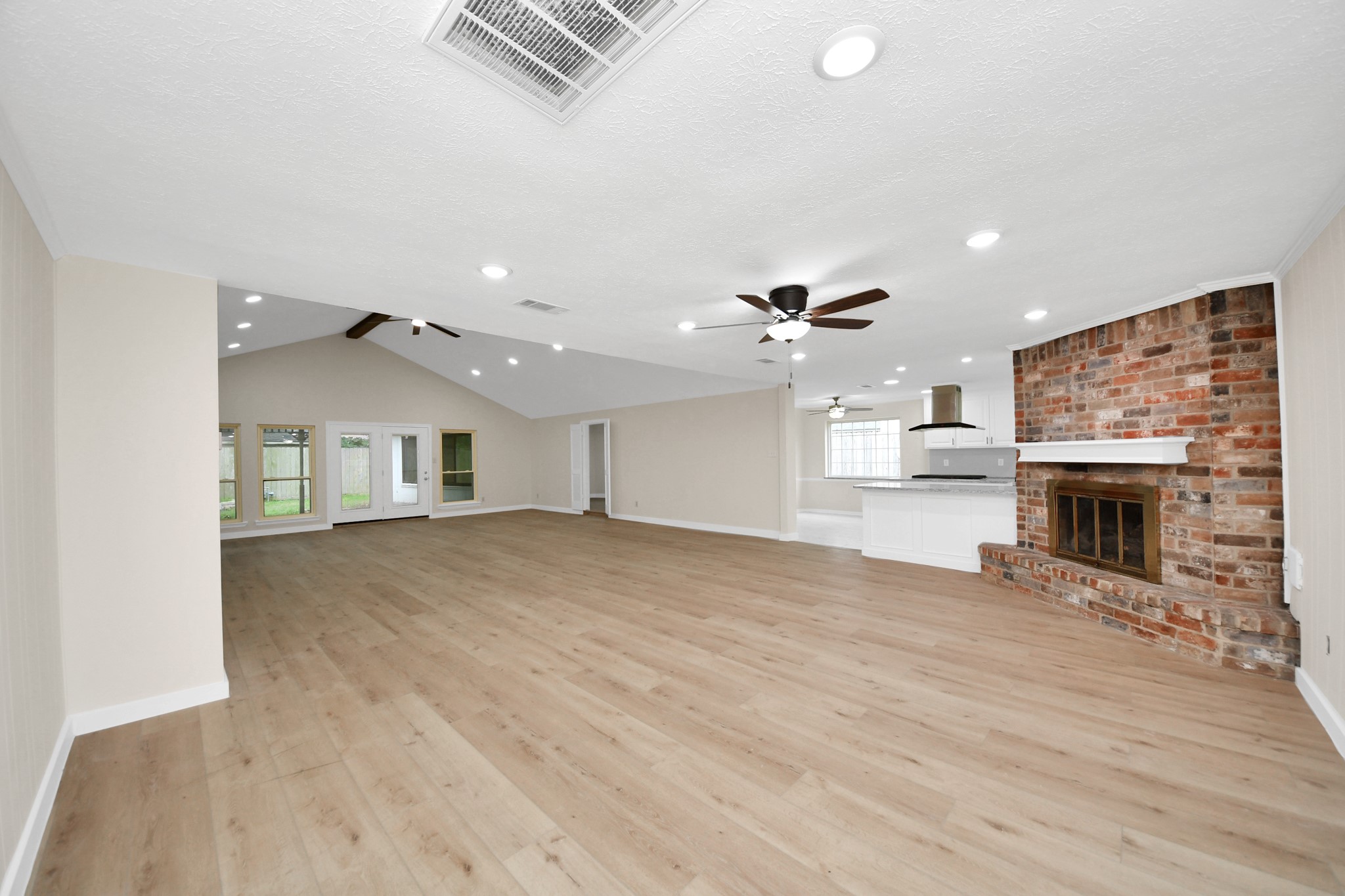 25511 Many Oak Drive Property Photo 8