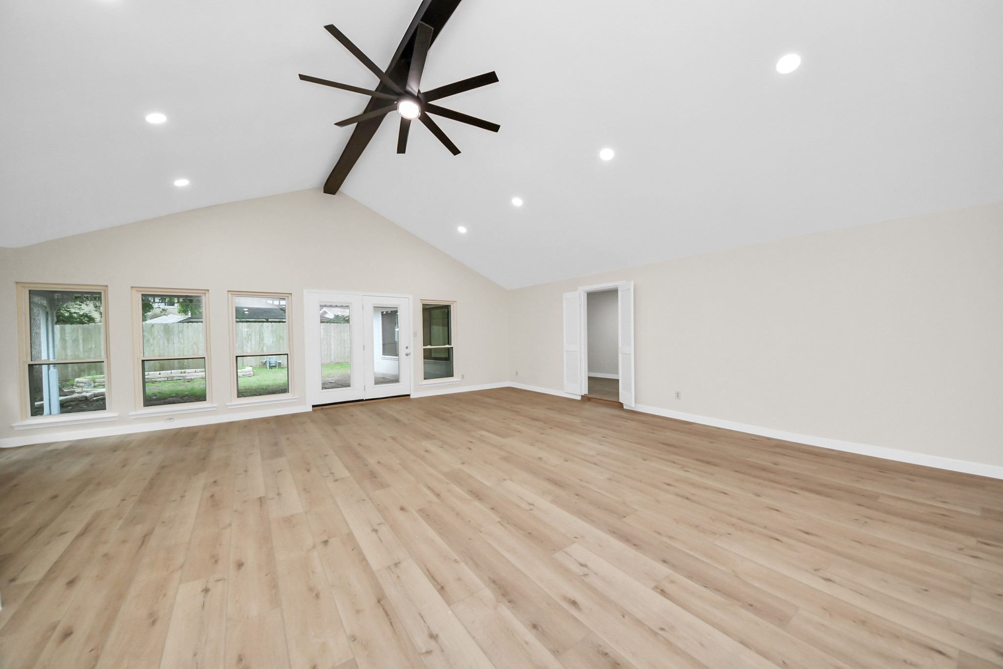 25511 Many Oak Drive Property Photo 13