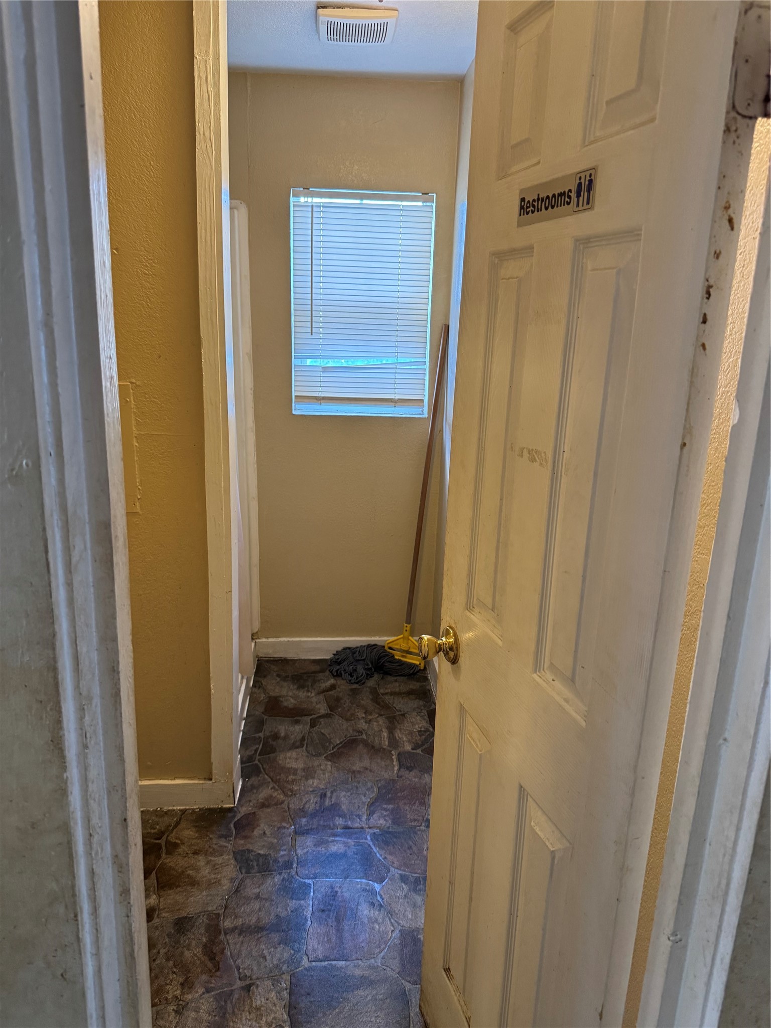 2512 Altoona Street Property Photo 13