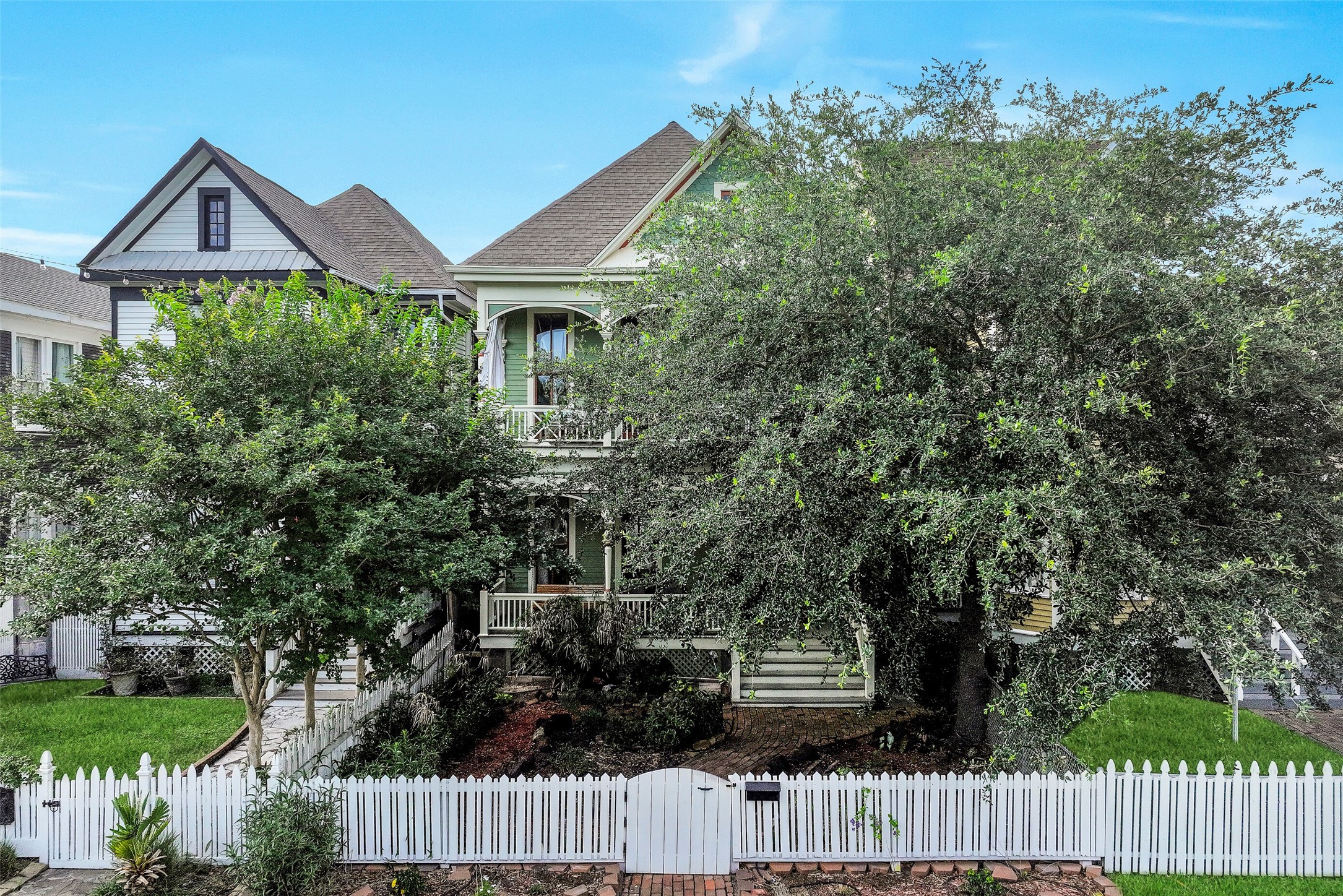 1512 Winnie Street Property Photo 1