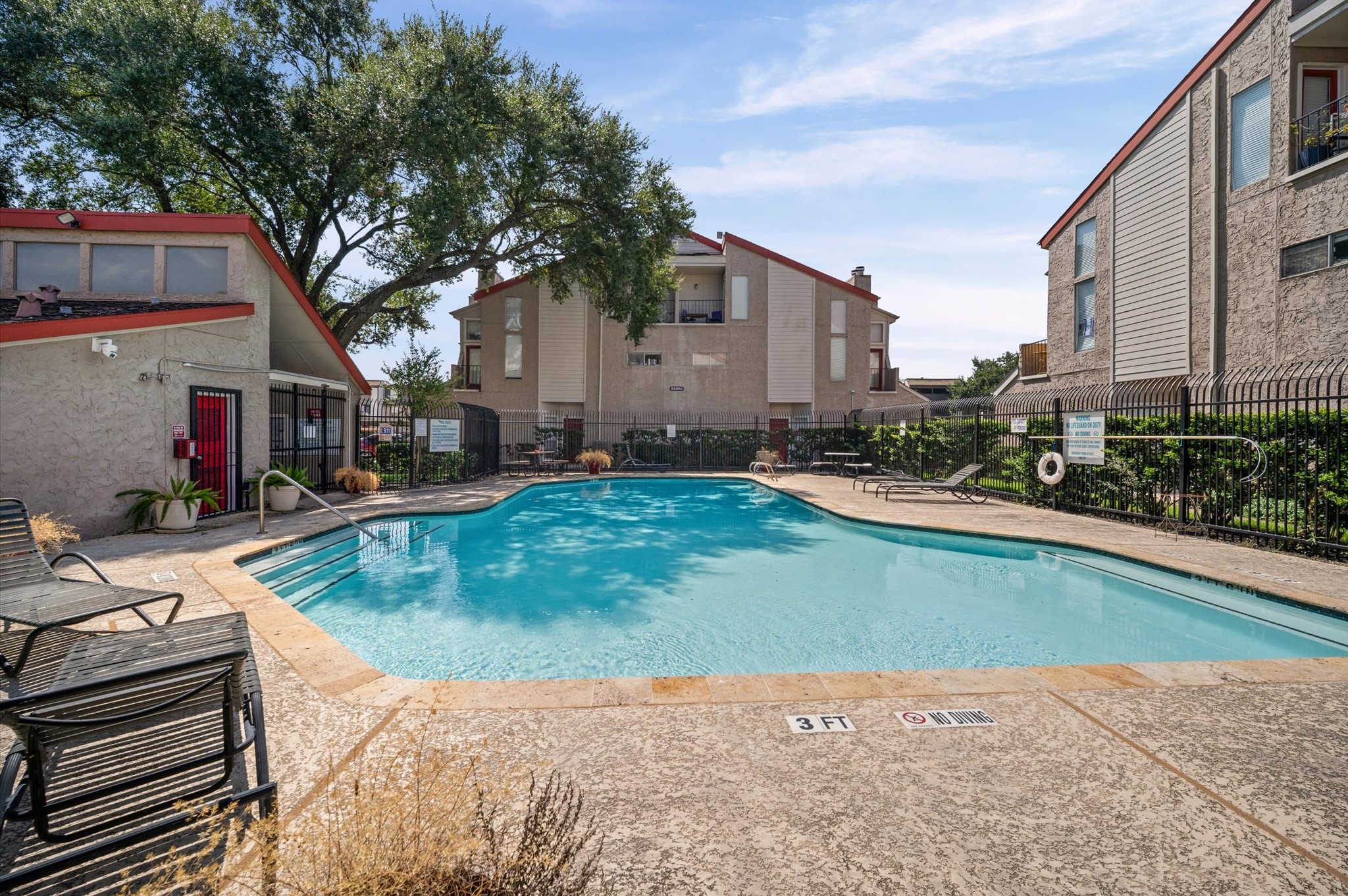 10855 Meadowglen Lane 927 Property Photo 1