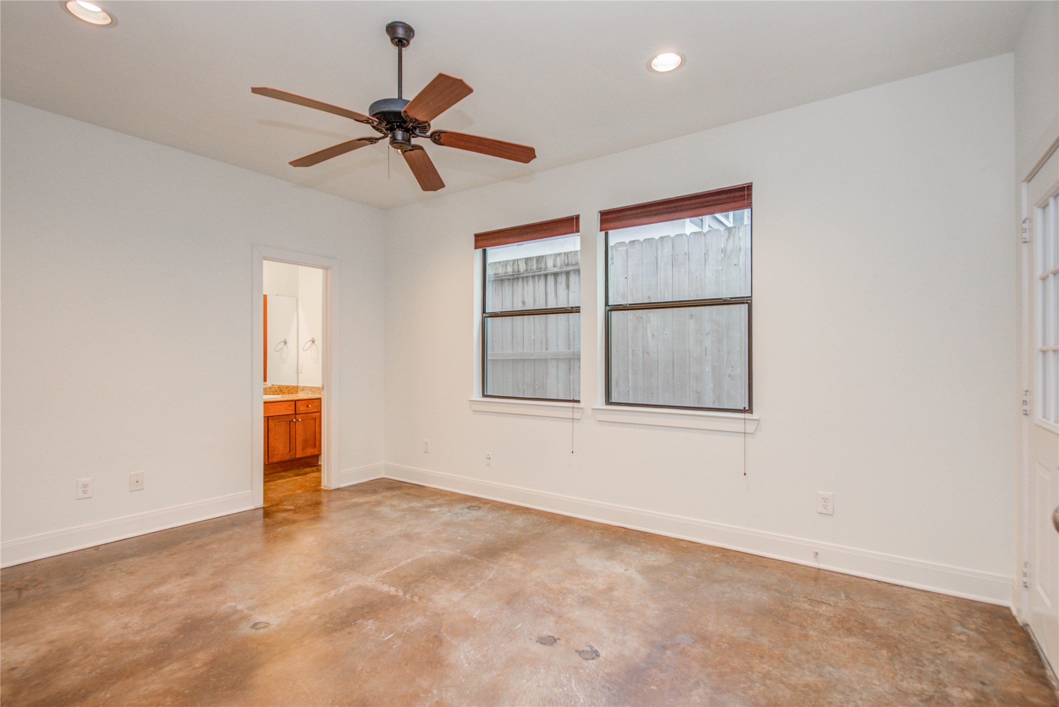 2414 Charleston Street B Property Photo 6