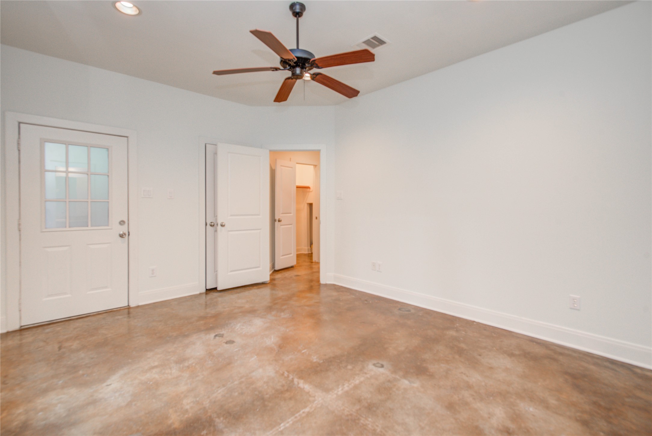 2414 Charleston Street B Property Photo 7
