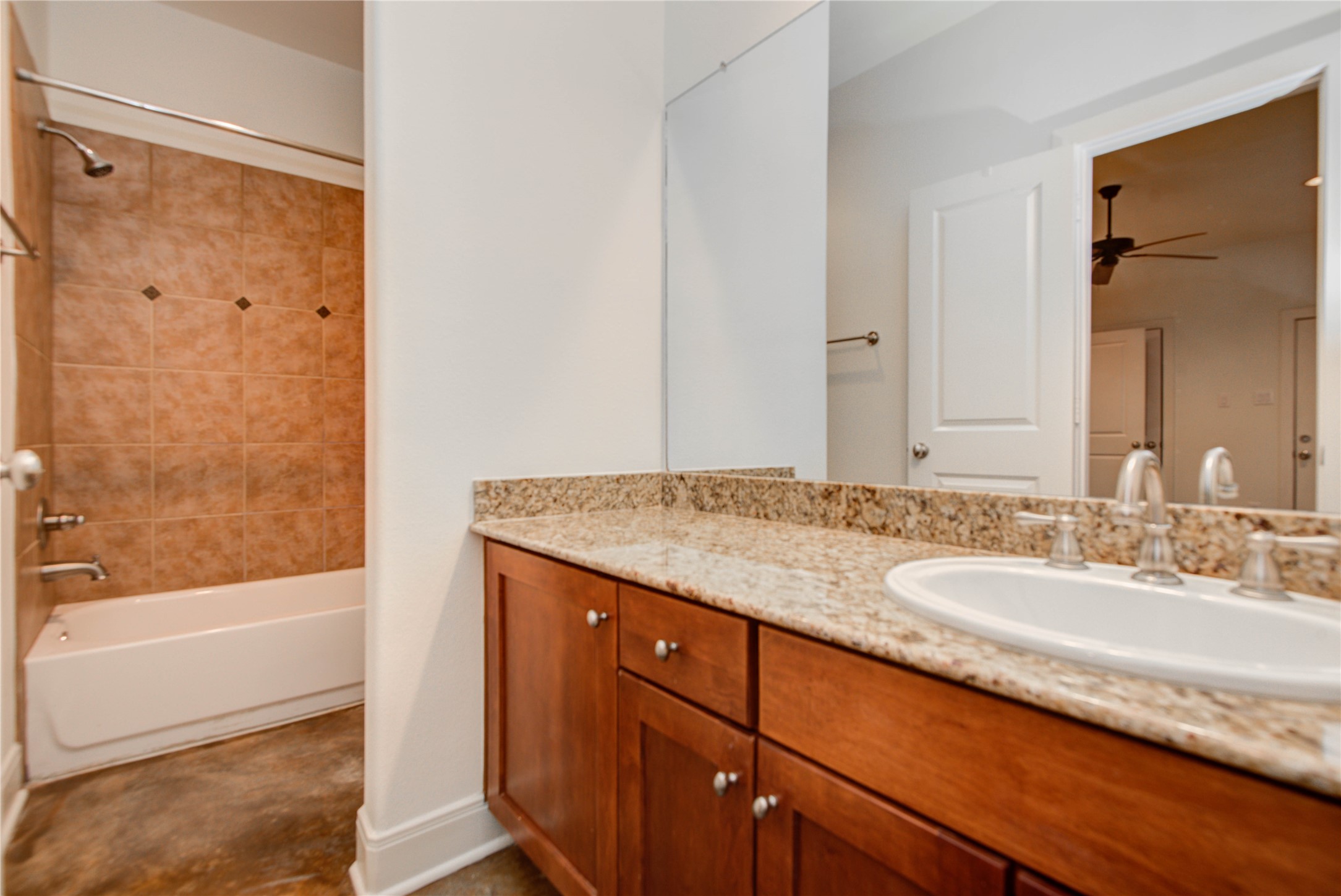 2414 Charleston Street B Property Photo 8