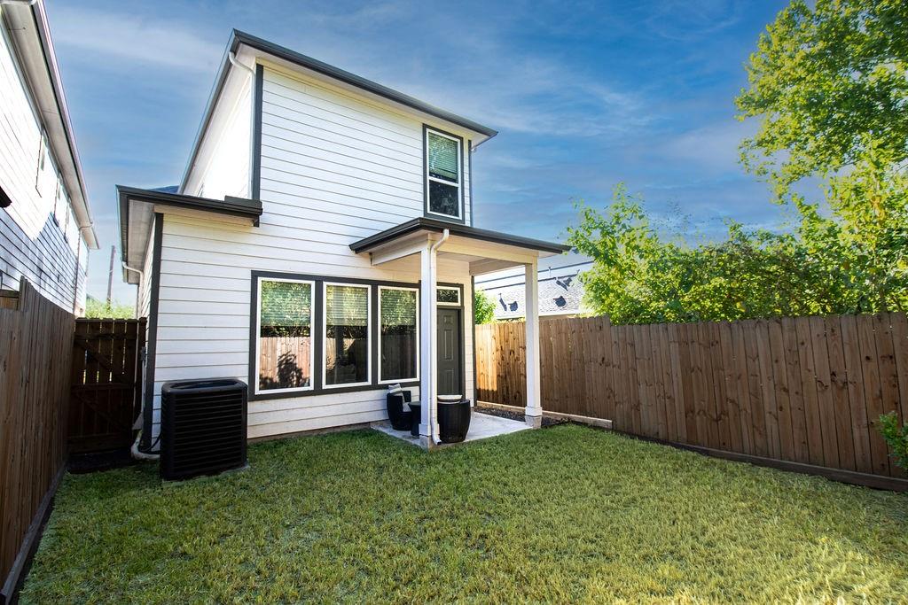 8415 Sunnyhill Street # B, Houston Tx 77088 Property Photo 16