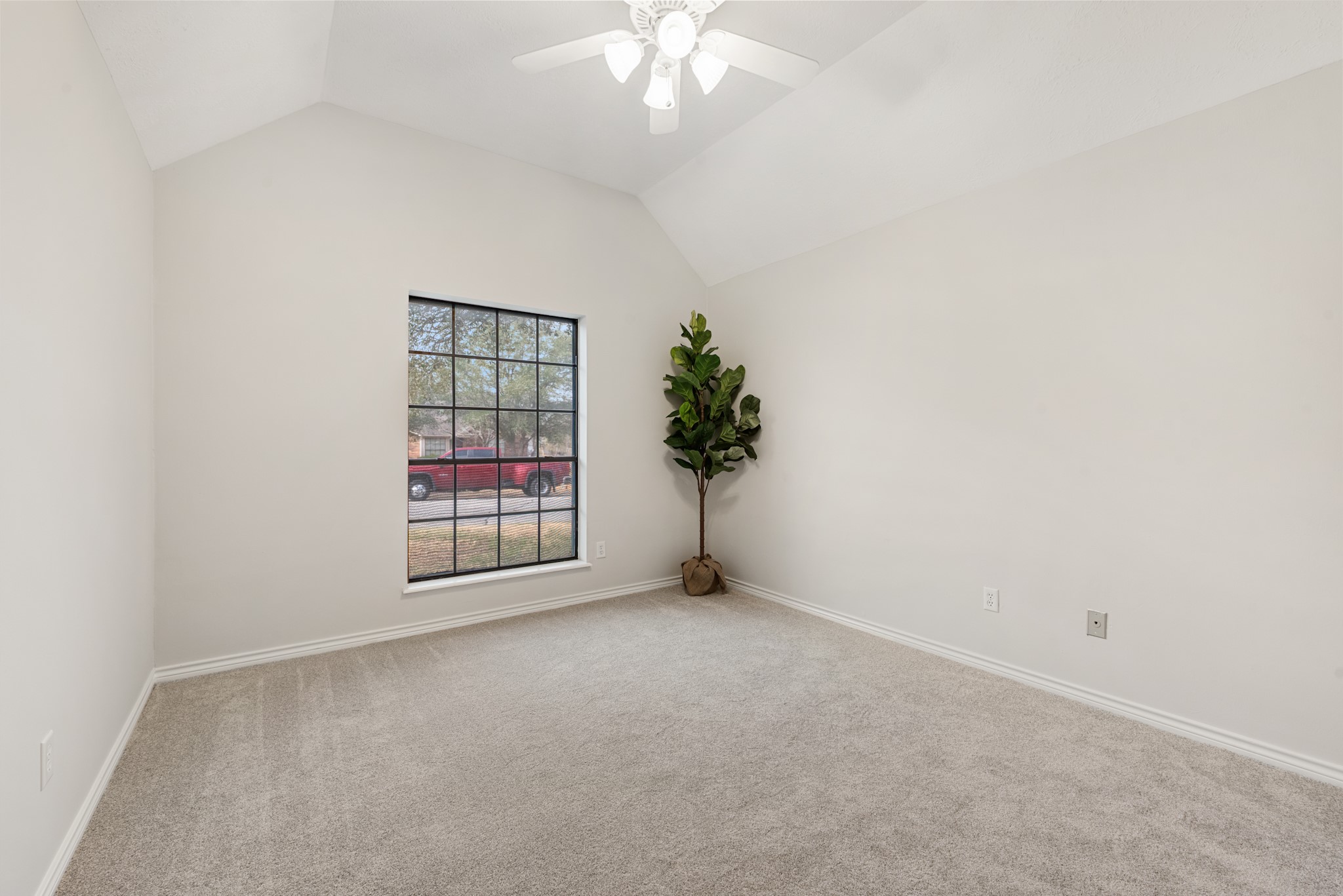 4505 Kensington Property Photo 20