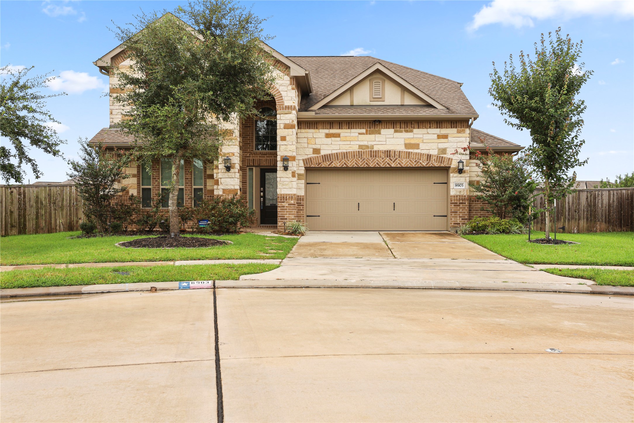 8903 Lost Castle Way Property Photo 1