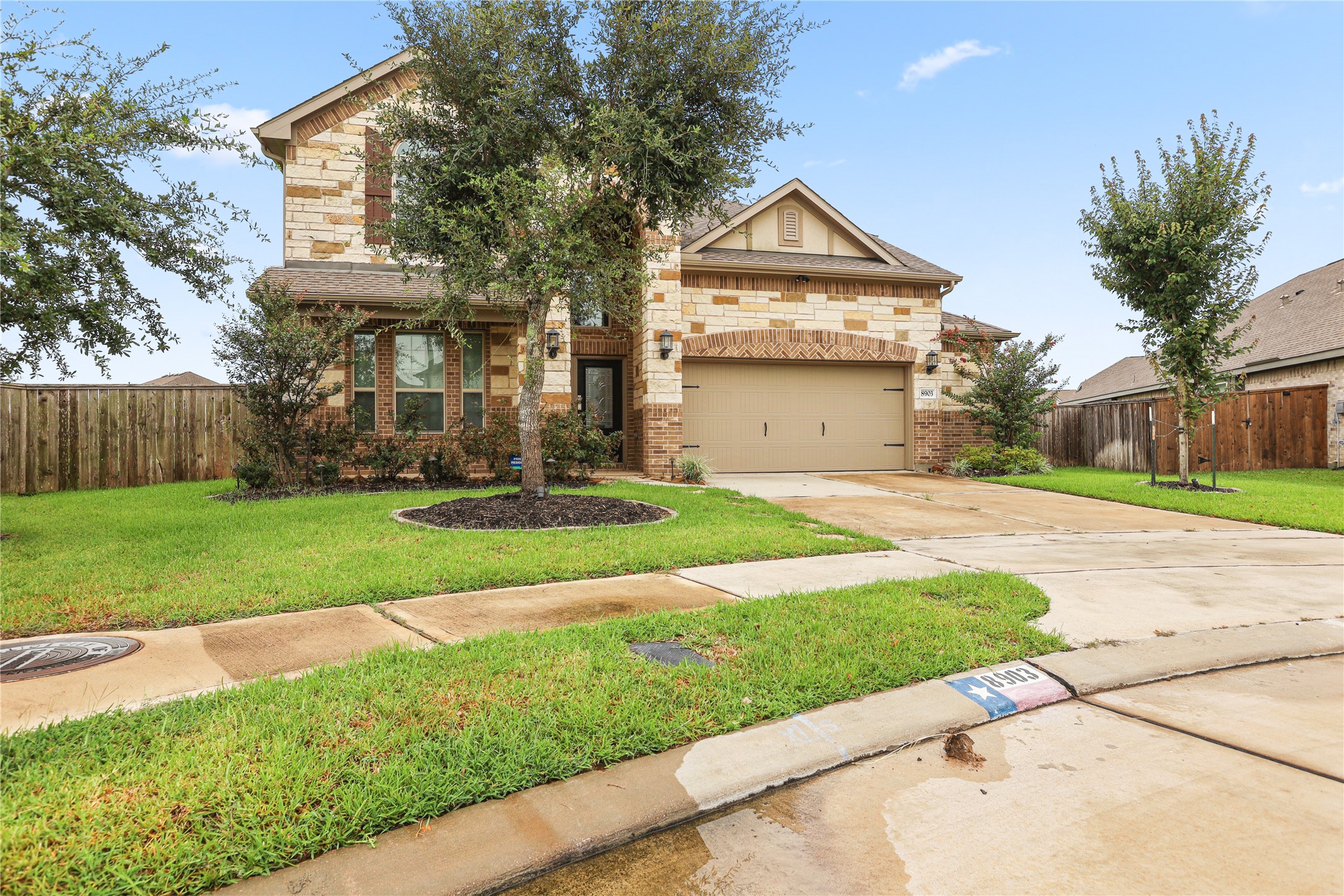 8903 Lost Castle Way Property Photo 3