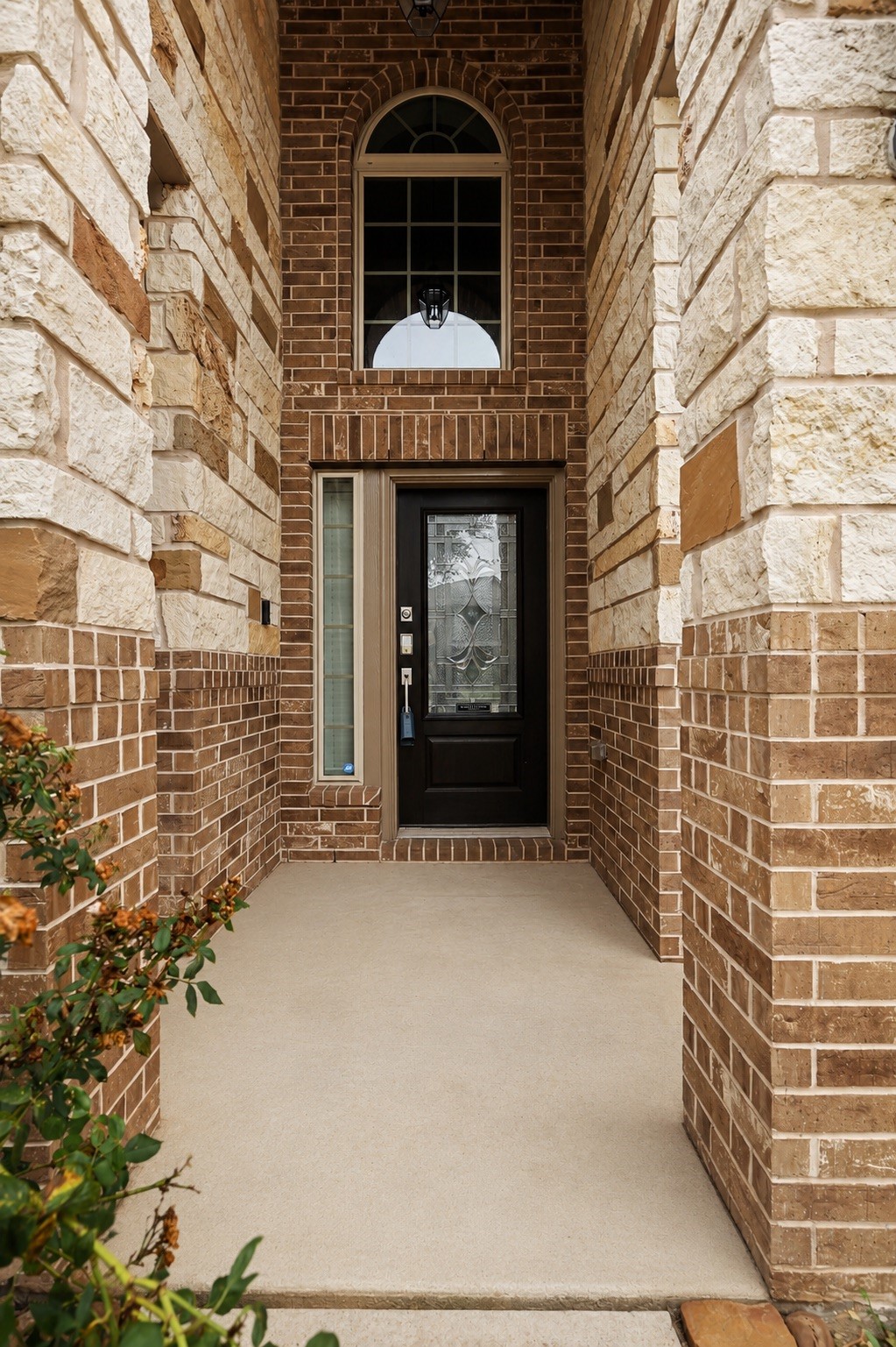8903 Lost Castle Way Property Photo 4