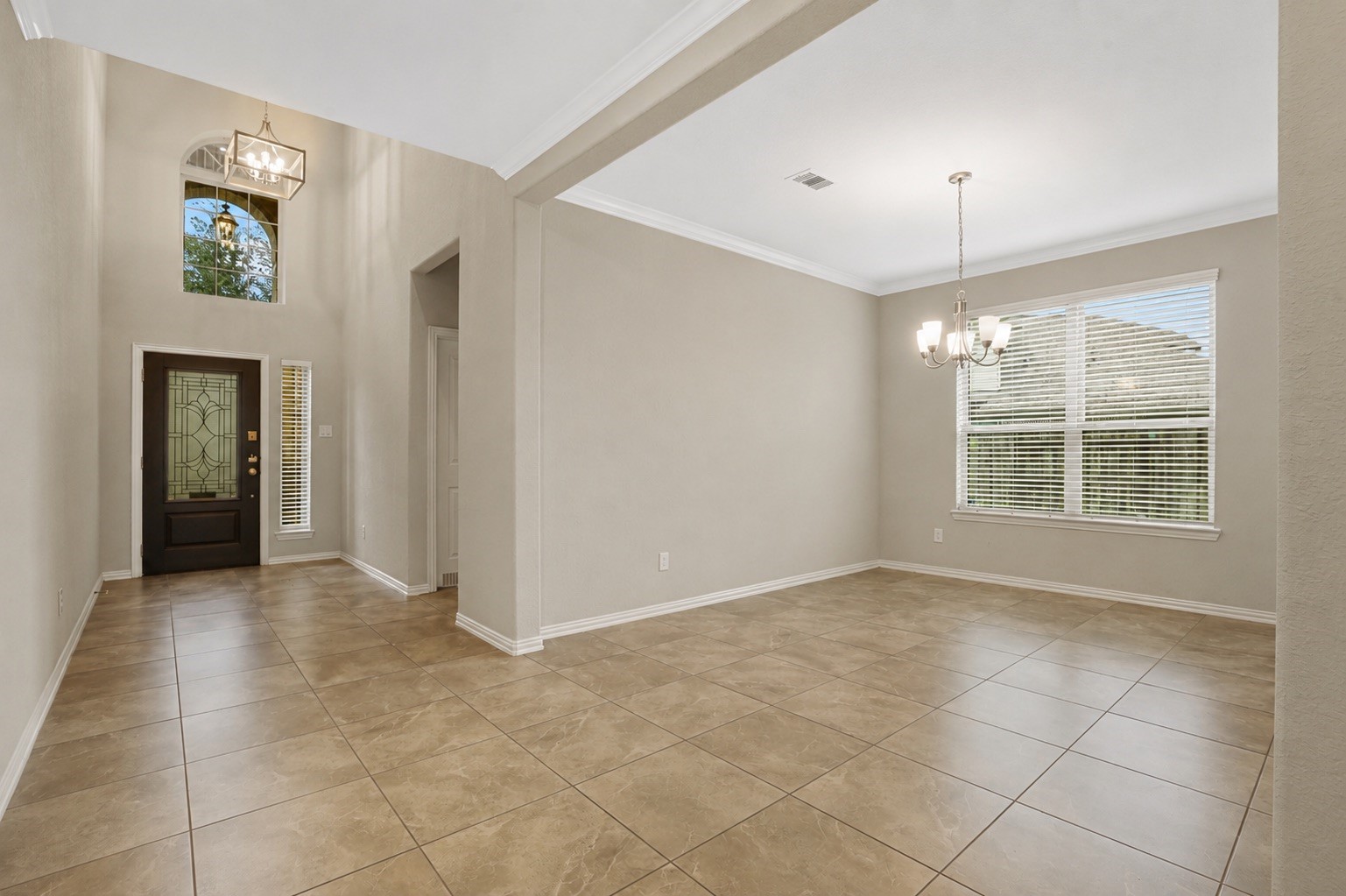 8903 Lost Castle Way Property Photo 5