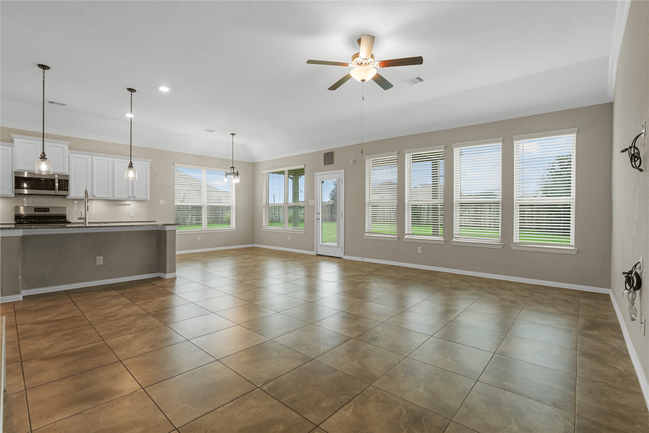 8903 Lost Castle Way Property Photo 11