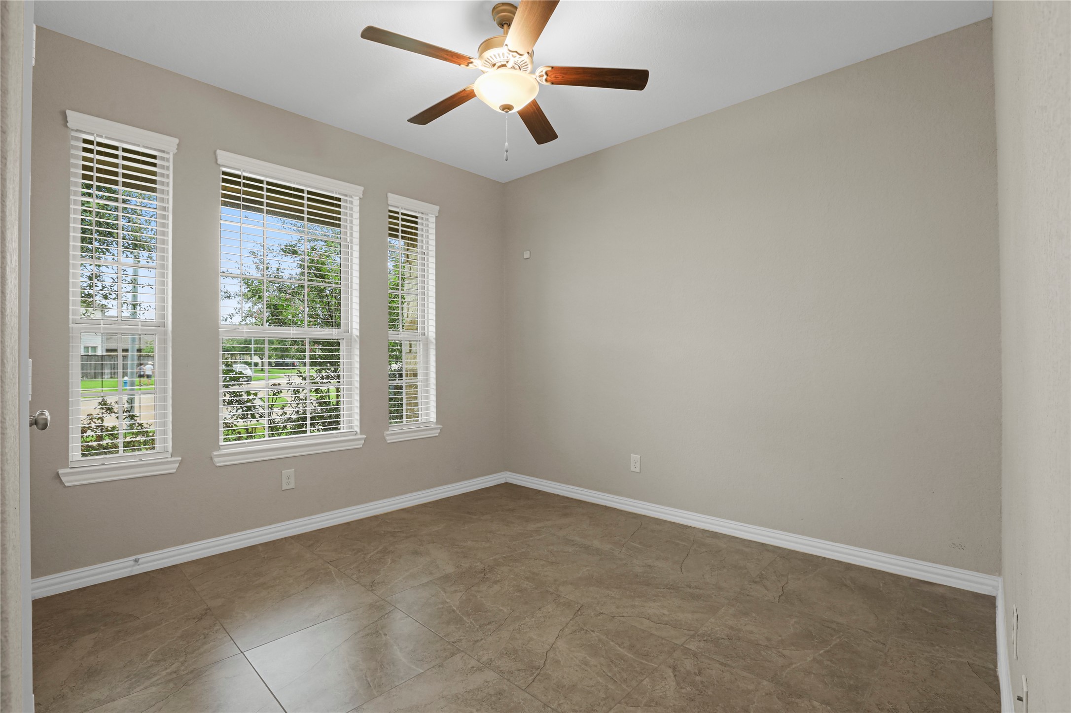 8903 Lost Castle Way Property Photo 20