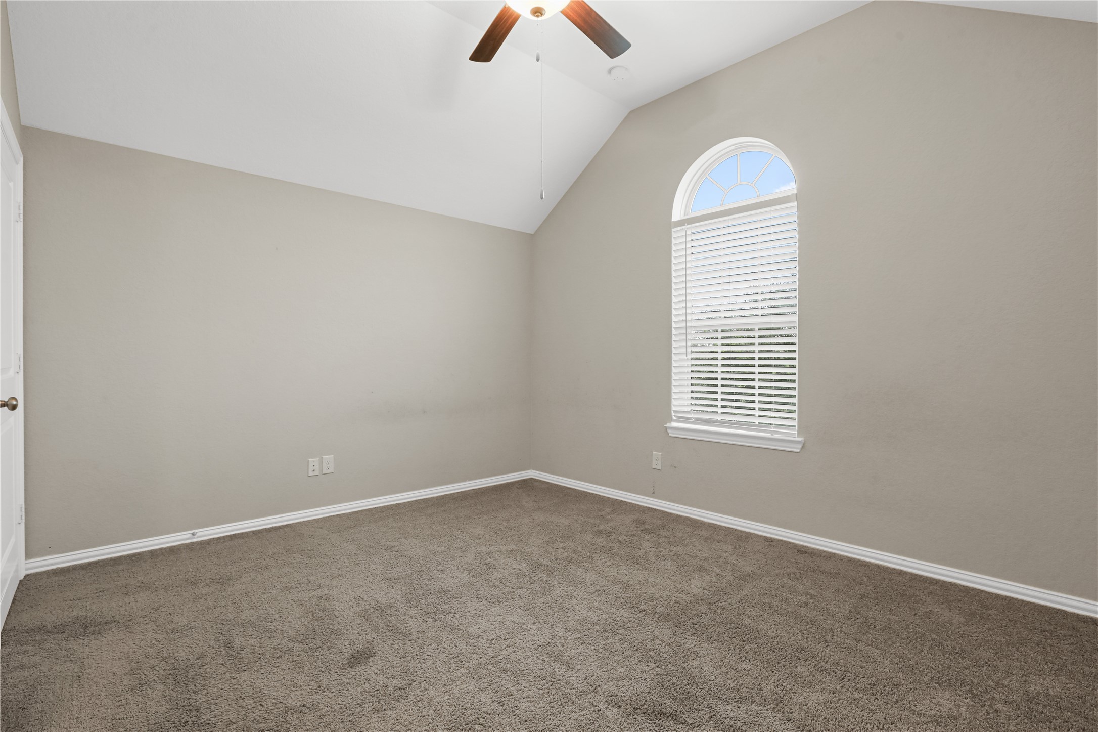 8903 Lost Castle Way Property Photo 24