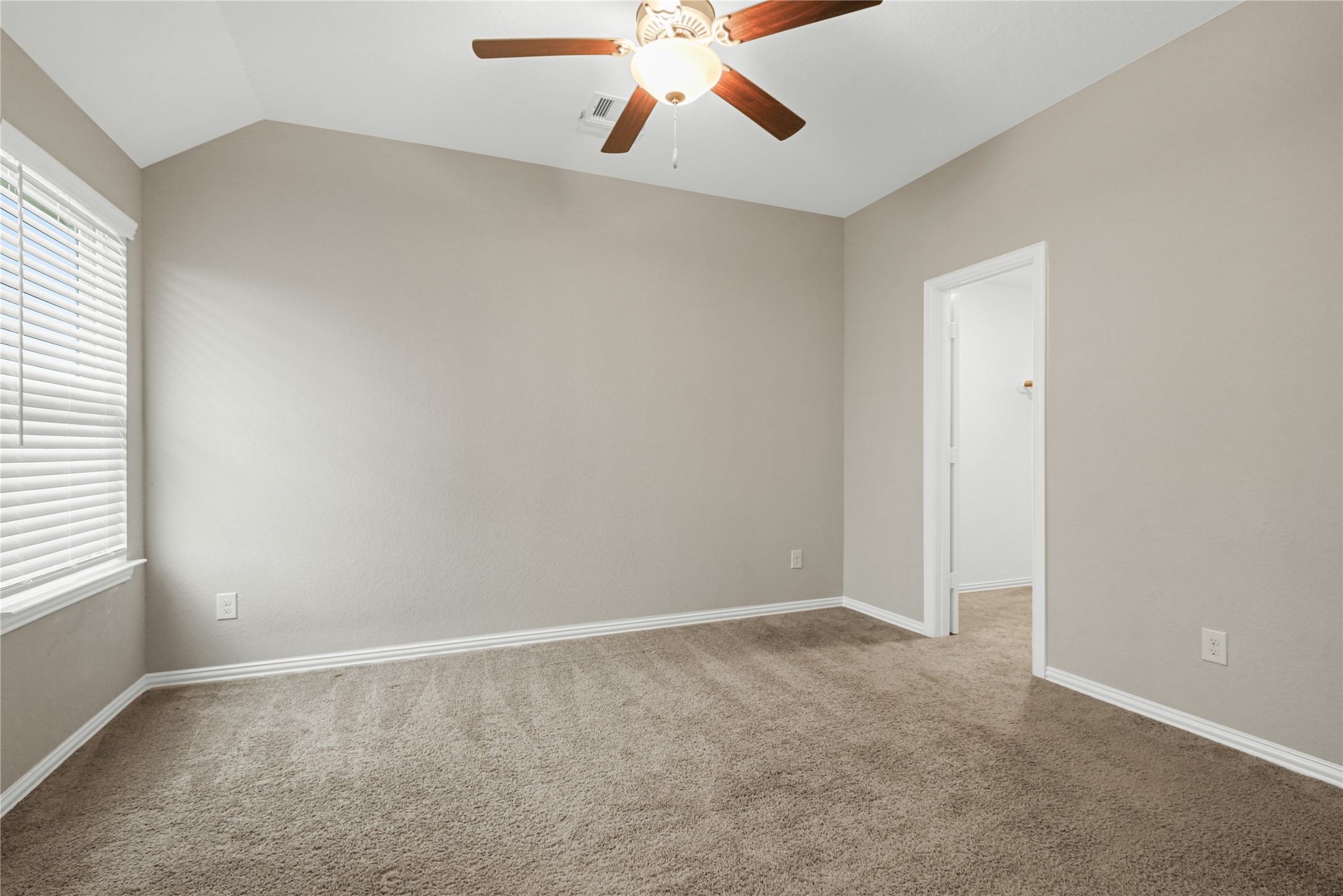 8903 Lost Castle Way Property Photo 28