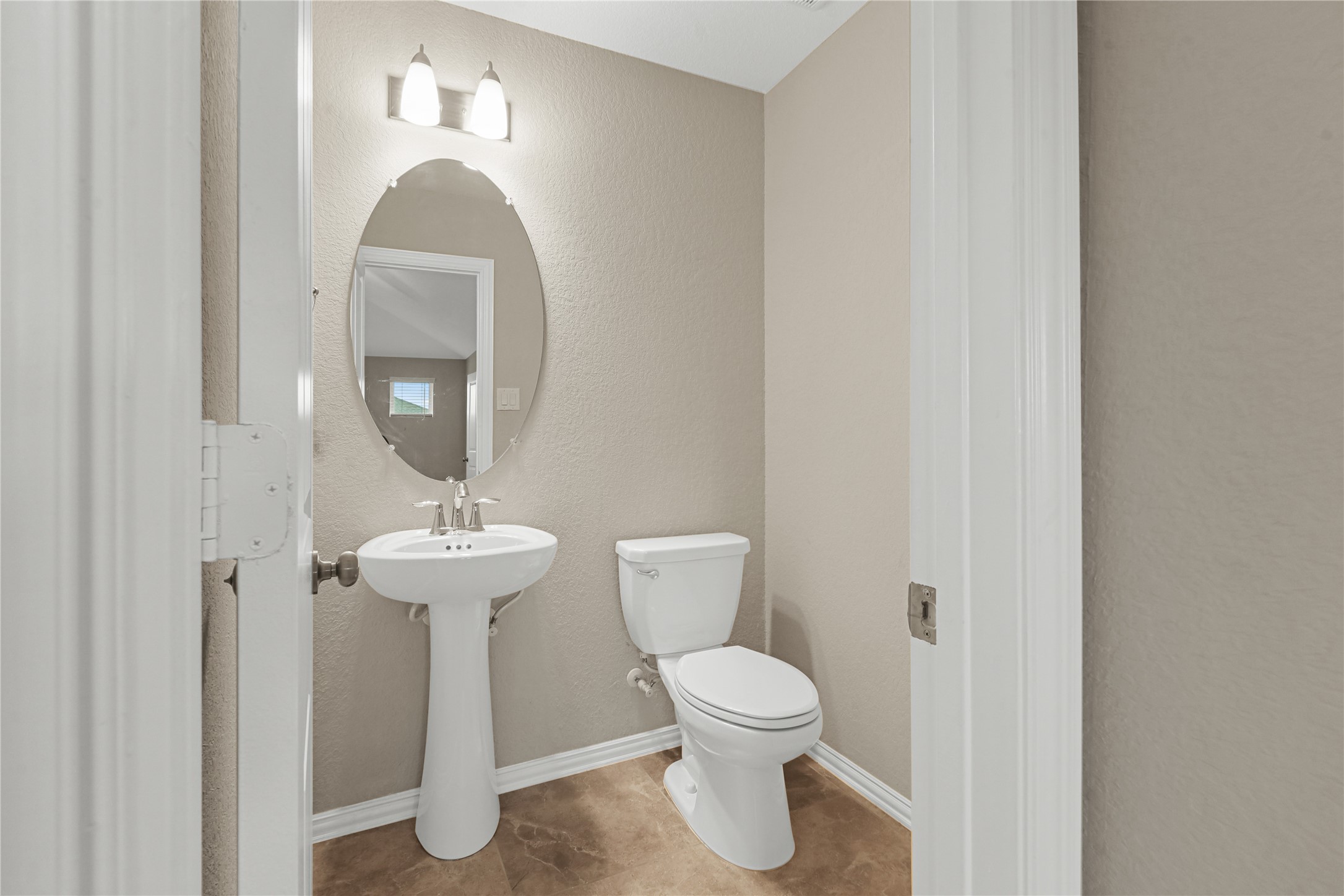 8903 Lost Castle Way Property Photo 31