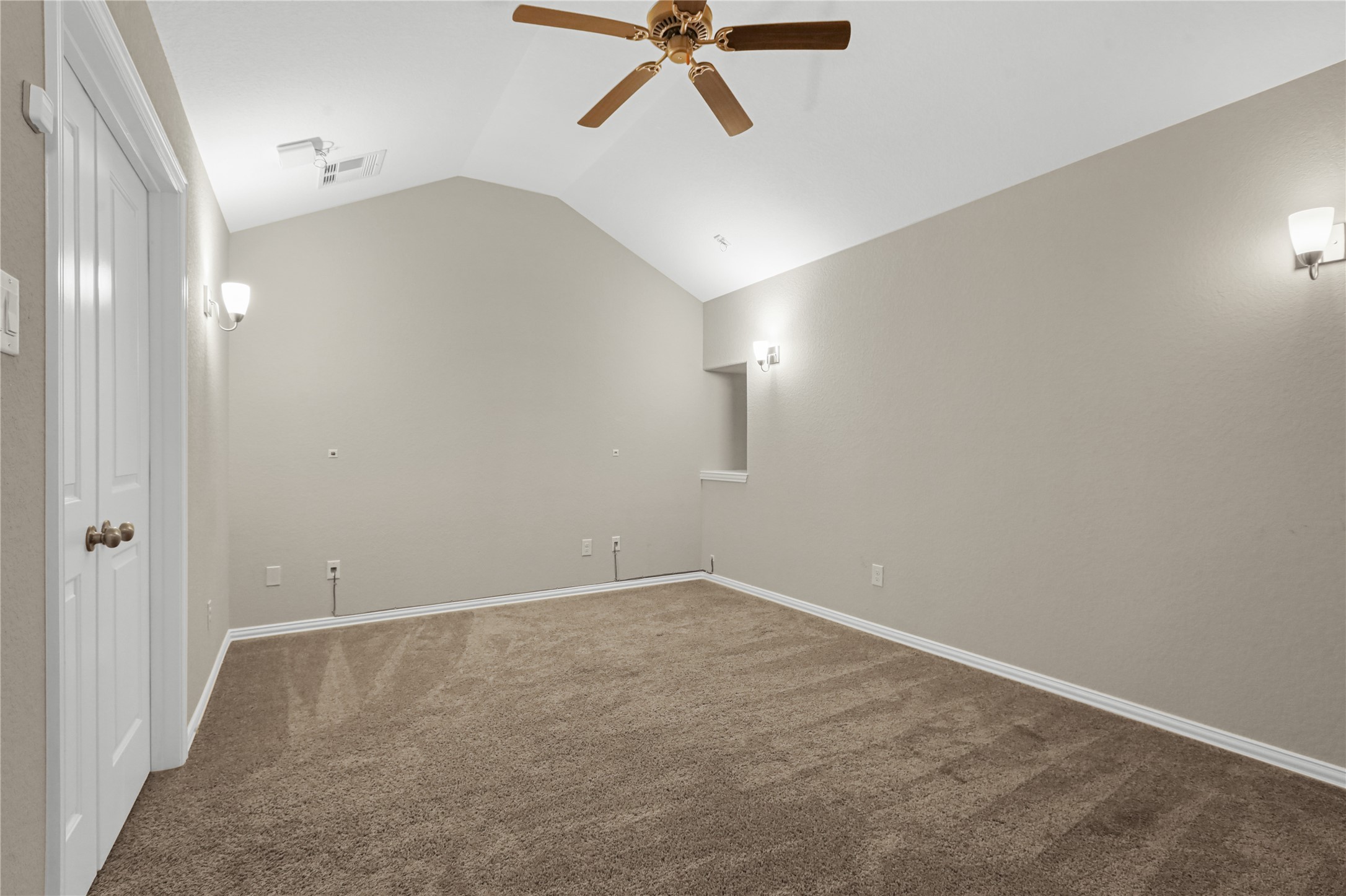 8903 Lost Castle Way Property Photo 32