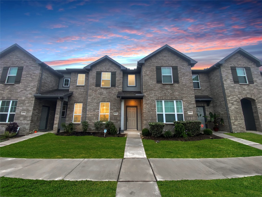 11922 Amber Oak Way Property Photo 1