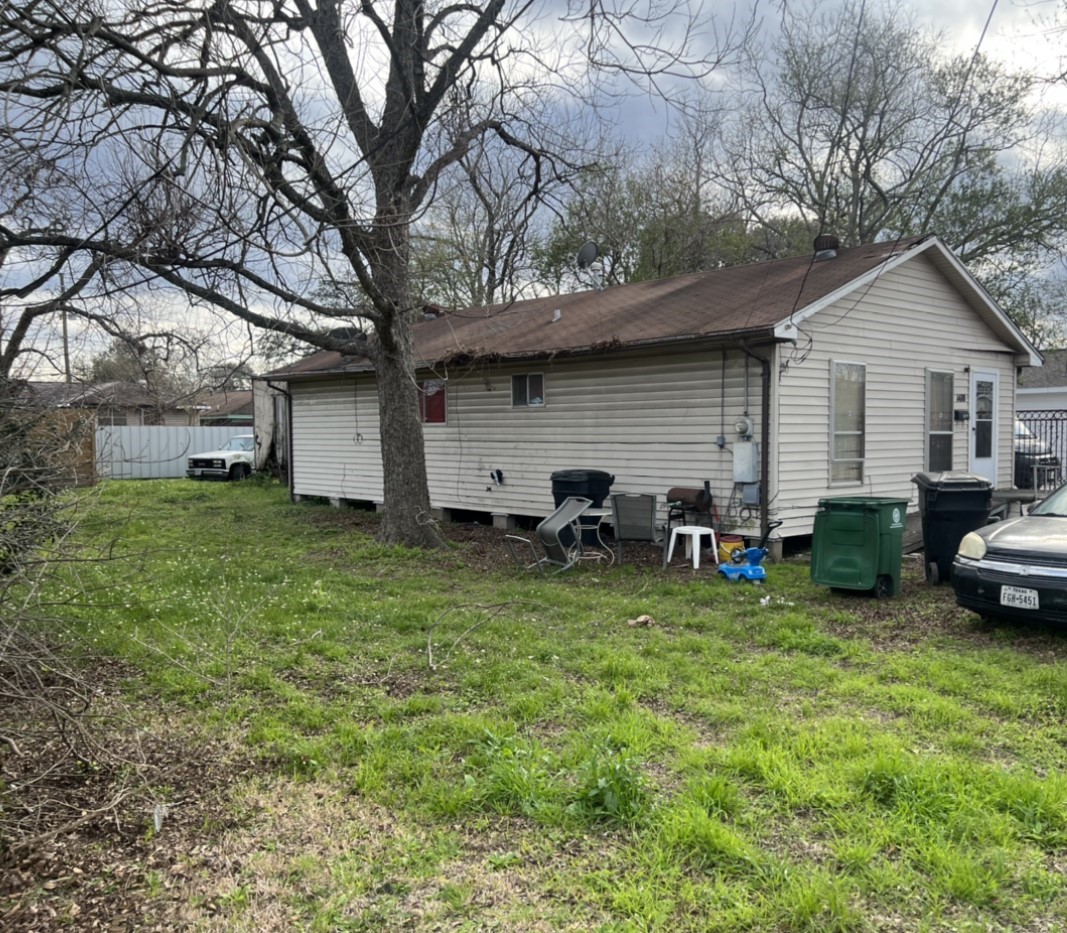 1410 E 33rd Street Property Photo 1