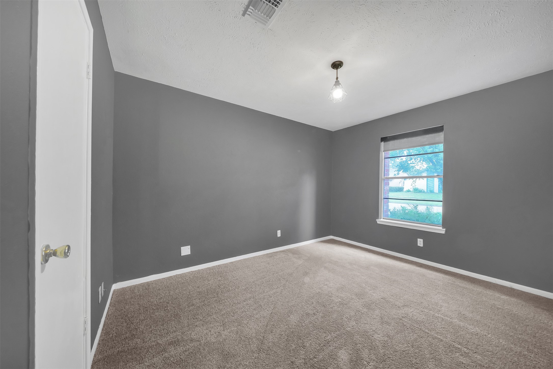 14830 Keelby Property Photo 3