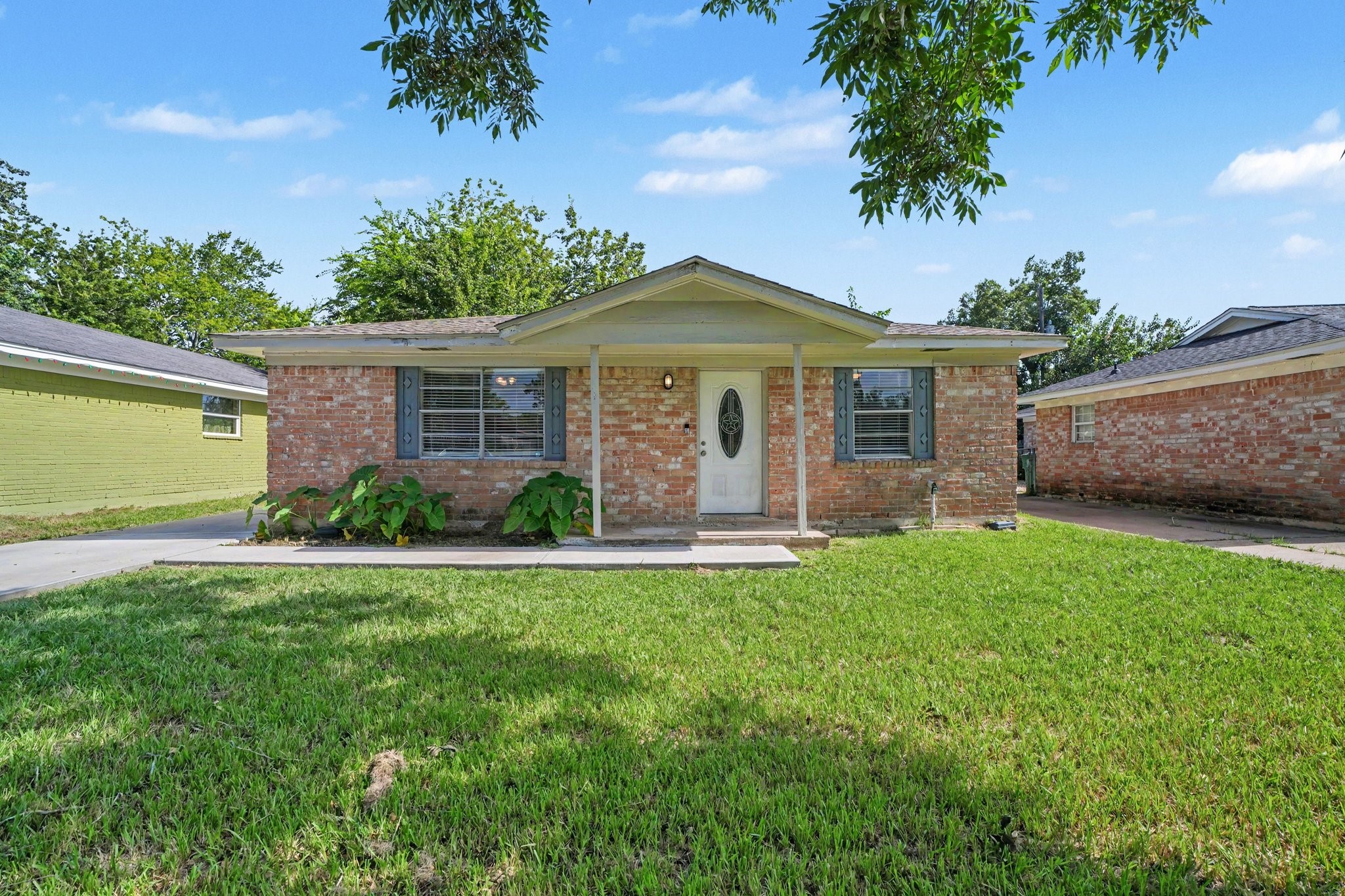 8807 Barton Street Property Photo 1