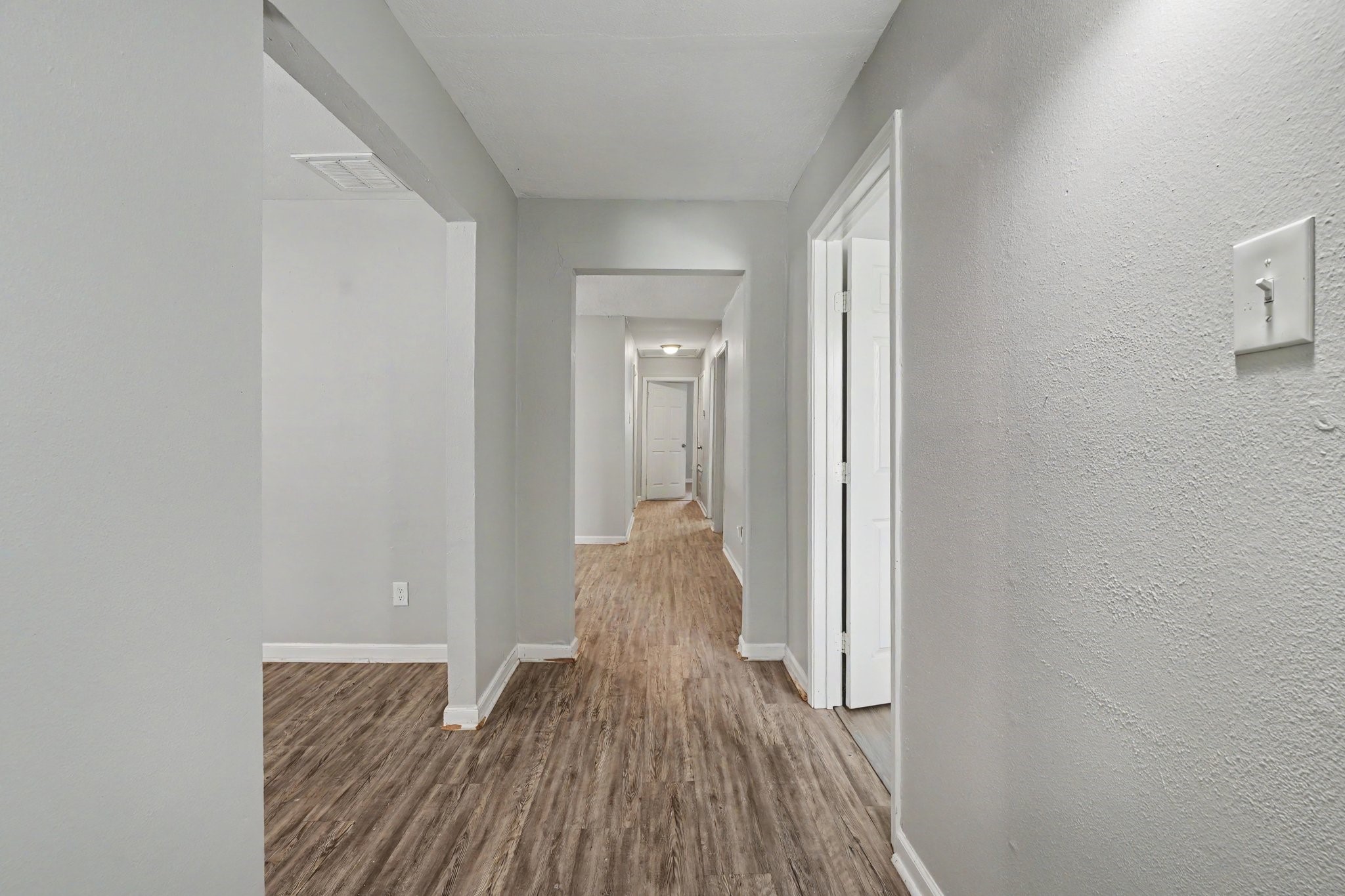 8807 Barton Street Property Photo 4