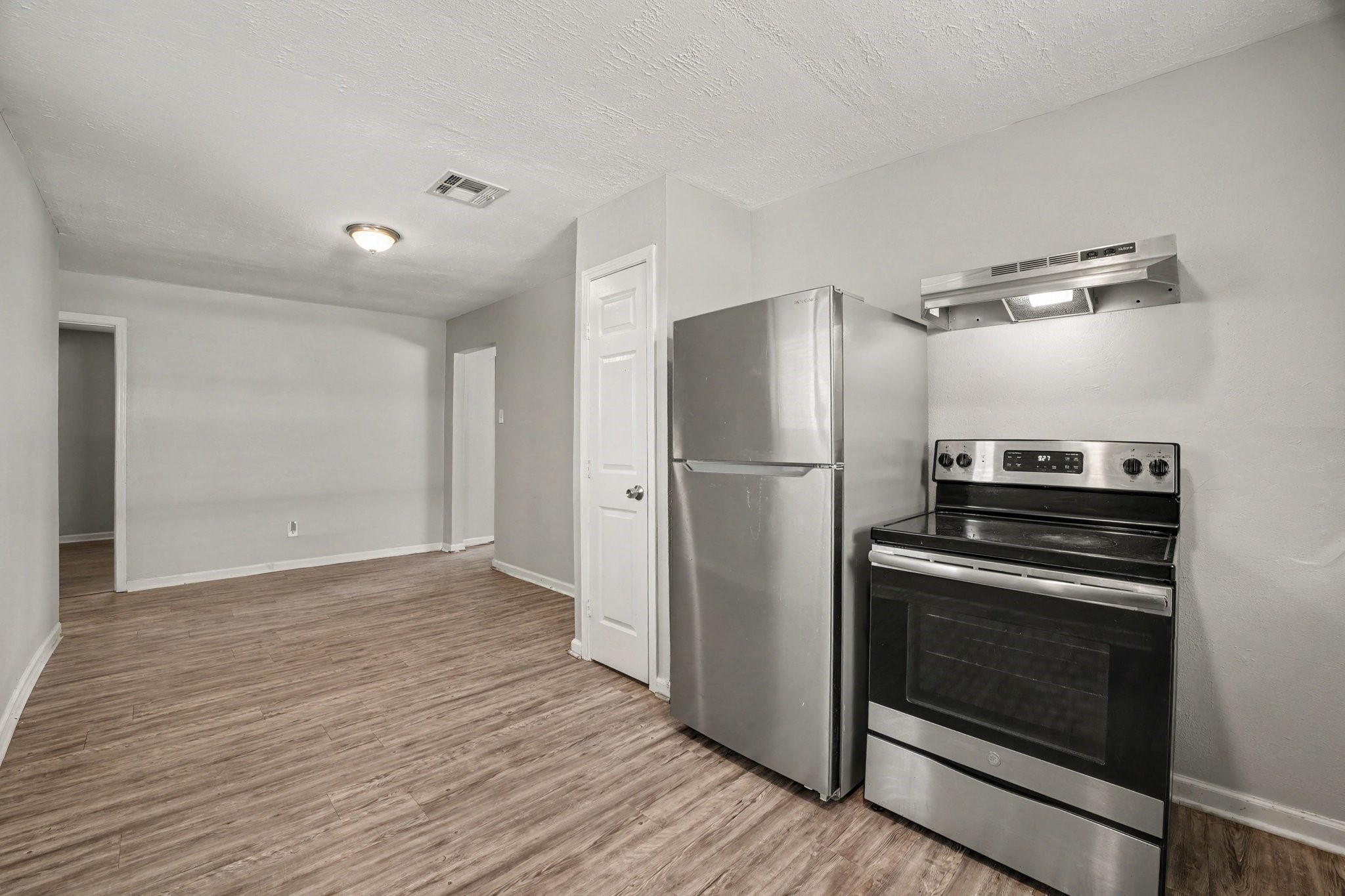 8807 Barton Street Property Photo 7
