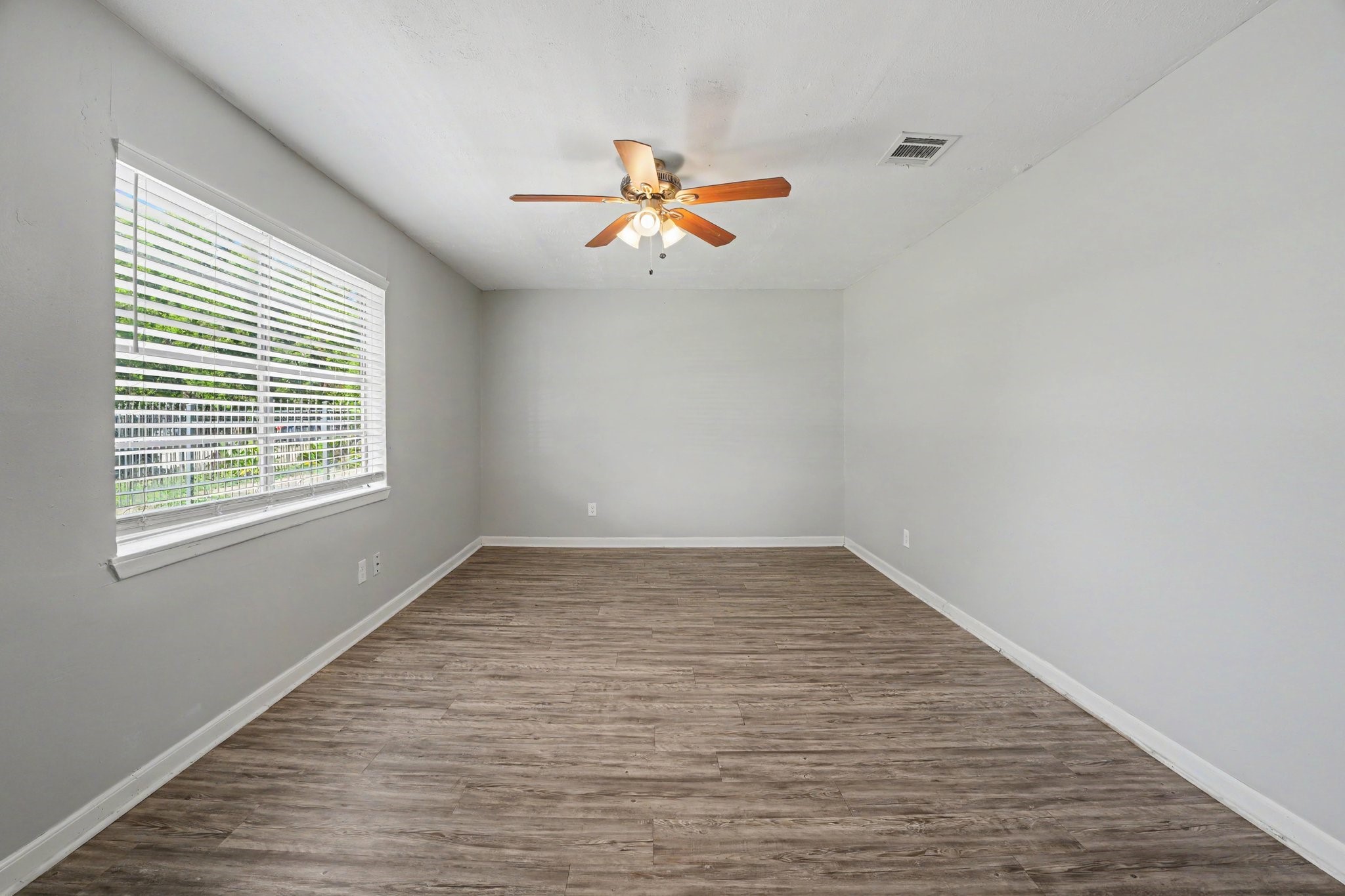 8807 Barton Street Property Photo 8