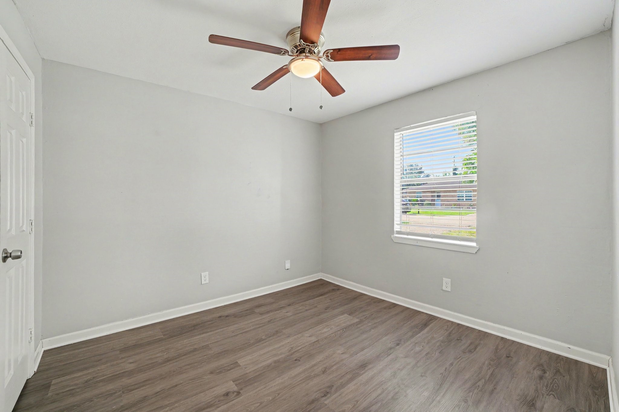 8807 Barton Street Property Photo 10
