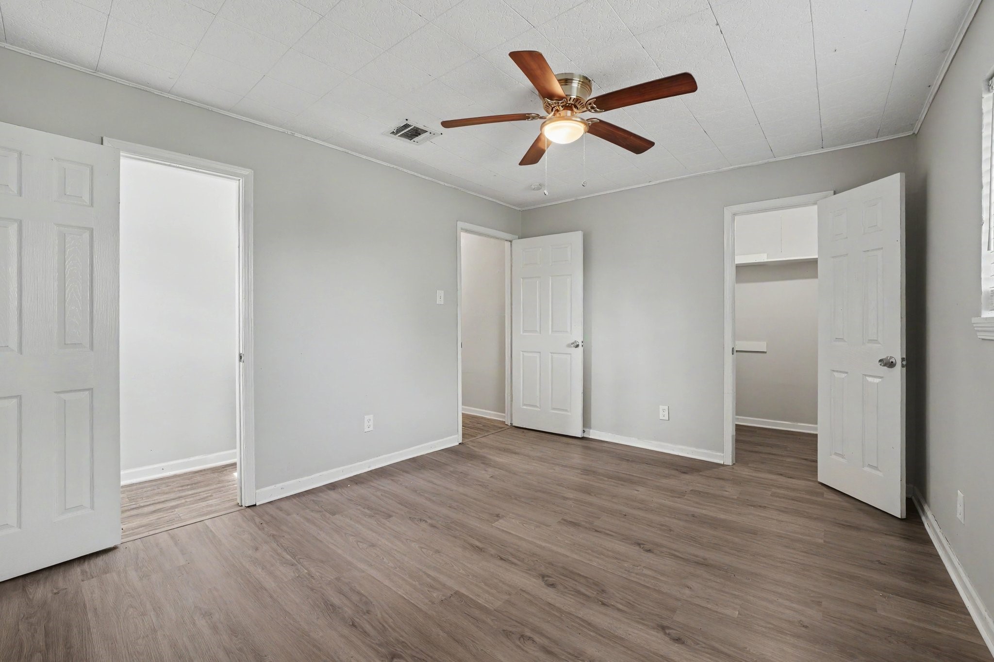 8807 Barton Street Property Photo 14