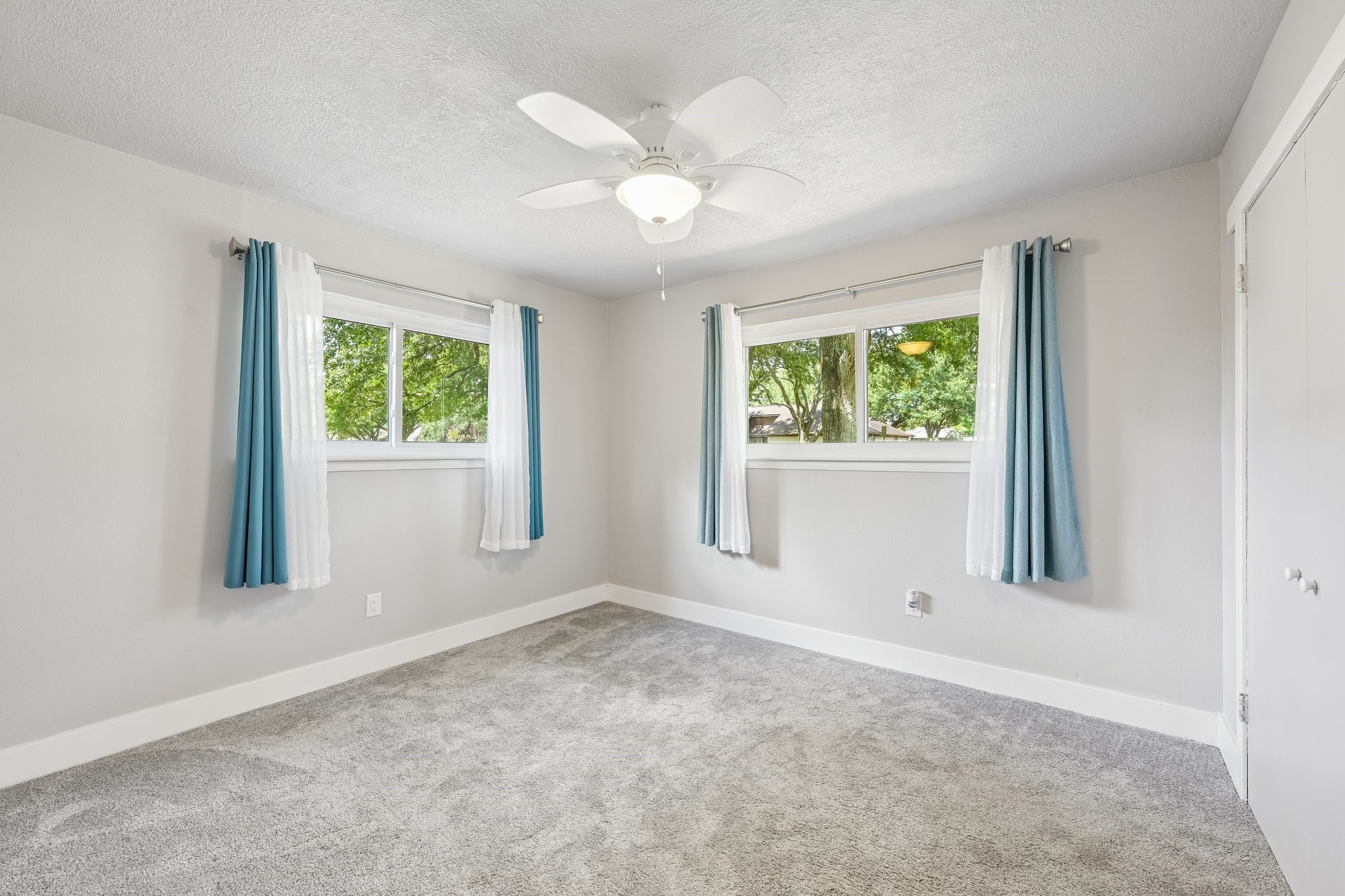 101 W Larkspur Drive Property Photo 17