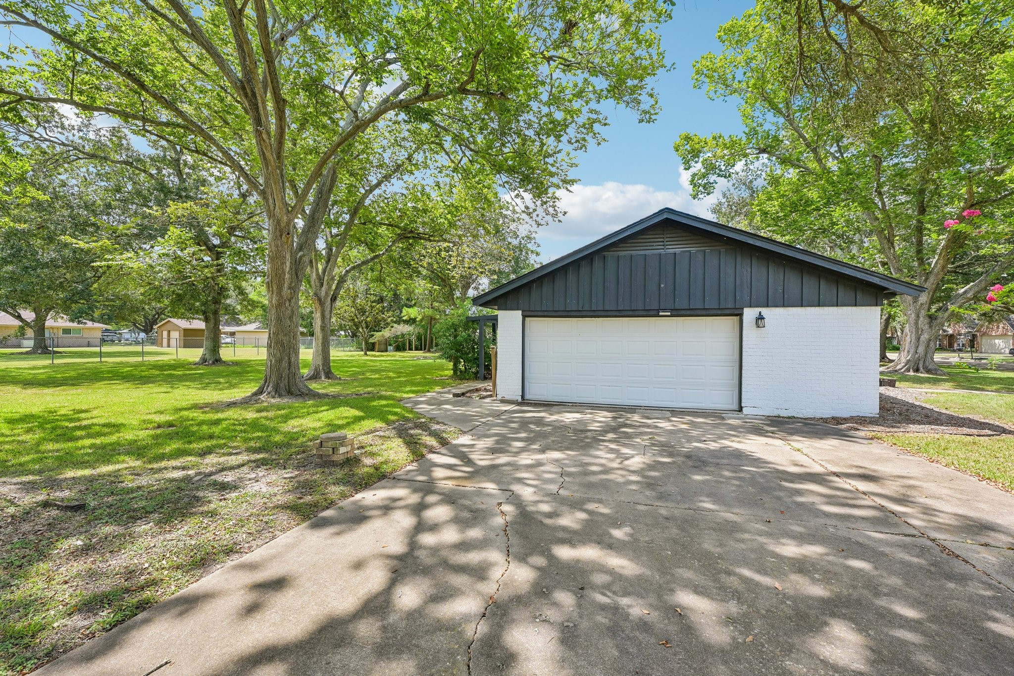 101 W Larkspur Drive Property Photo 24
