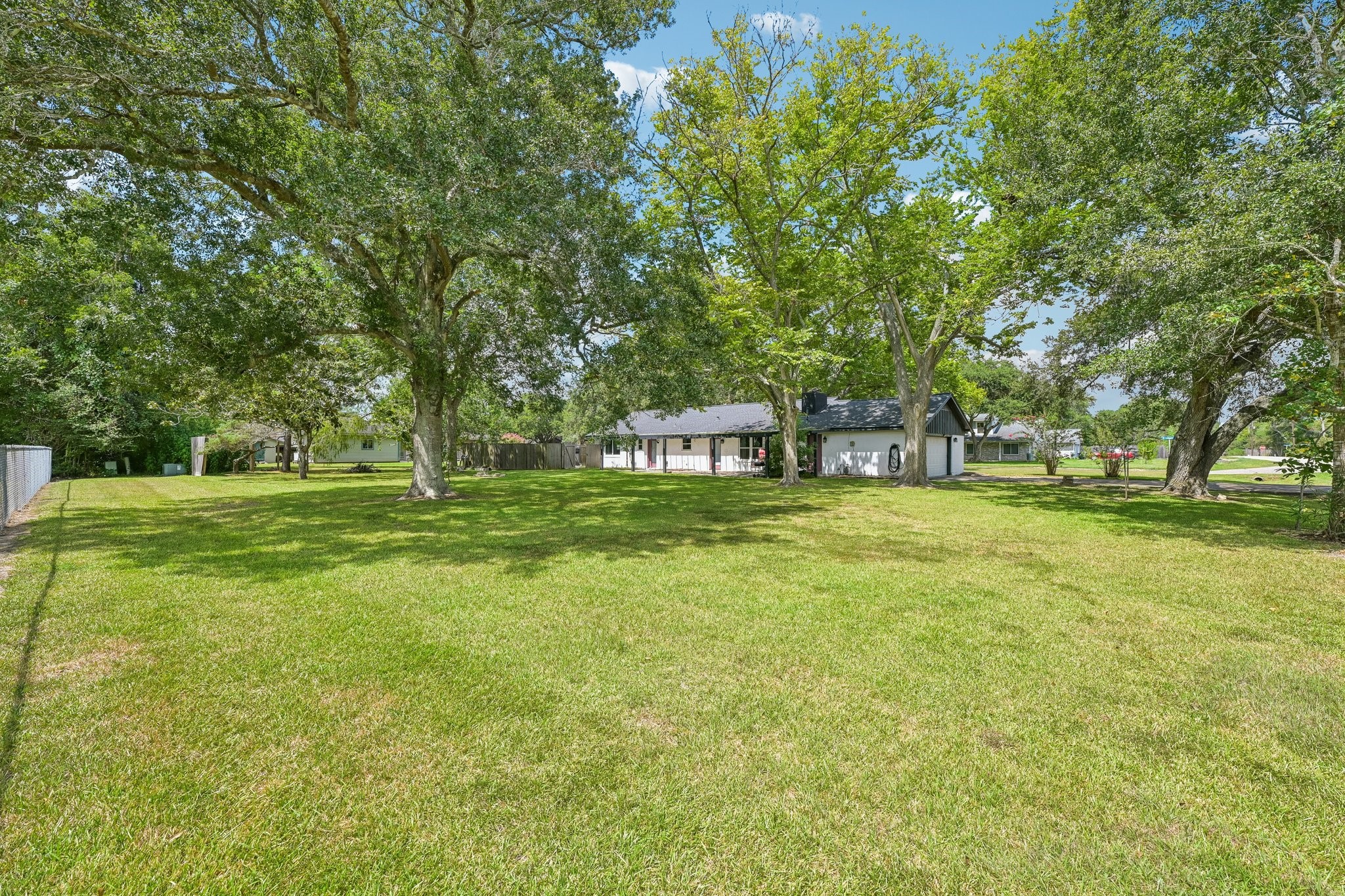 101 W Larkspur Drive Property Photo 25