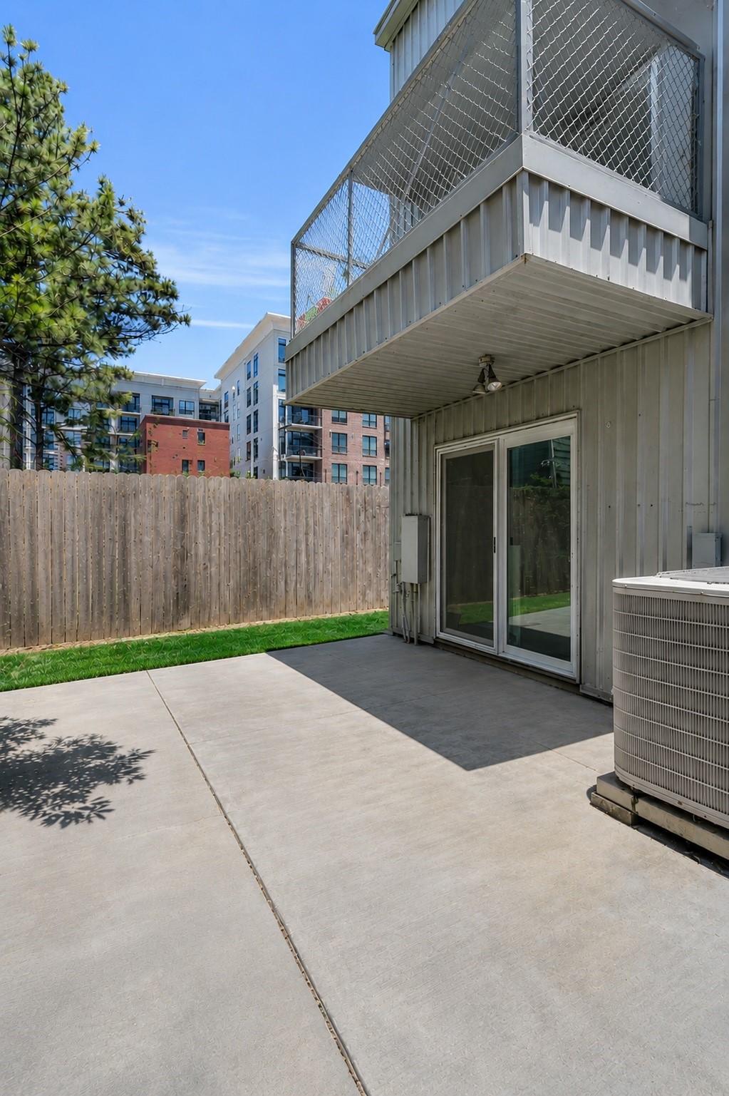 708 Ruthven Street Property Photo 13