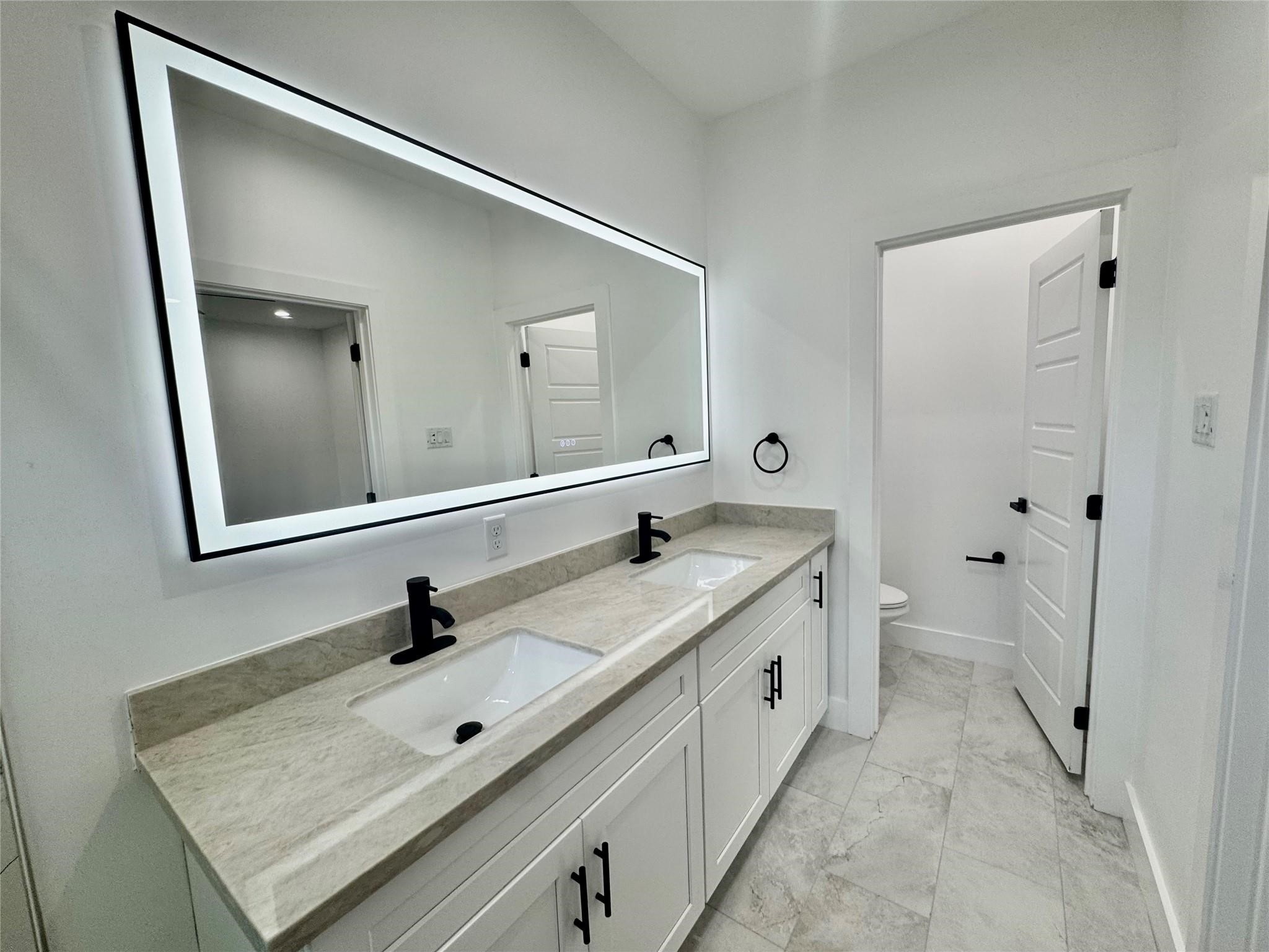 6928 Paris Property Photo 9