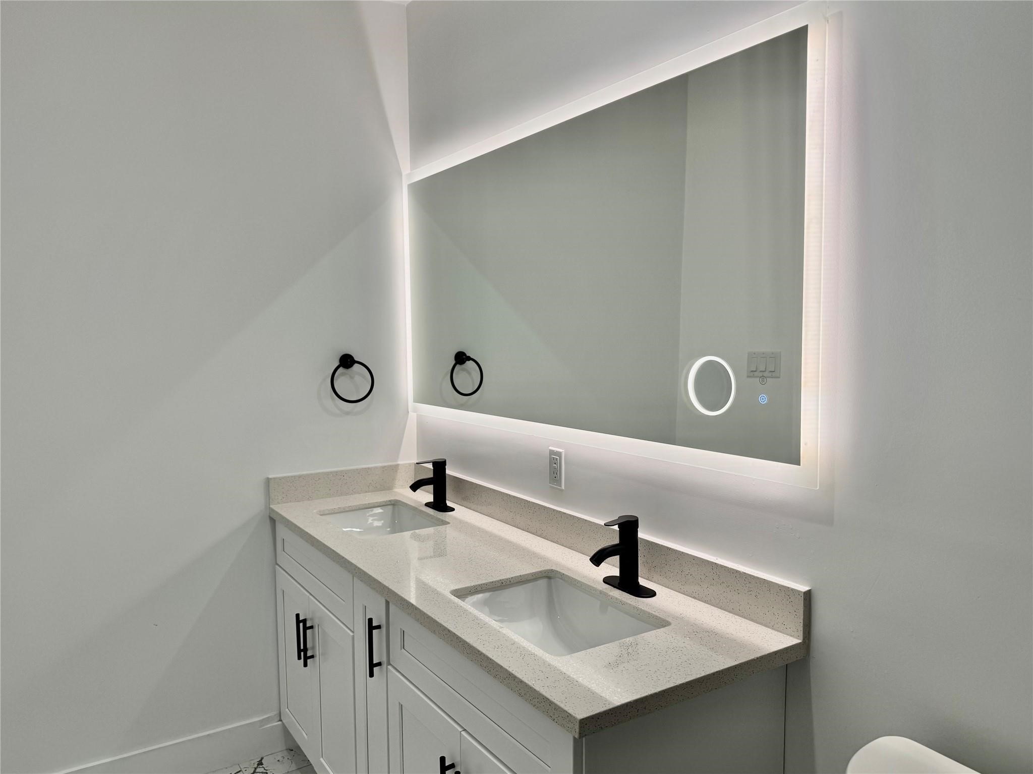 6928 Paris Property Photo 13