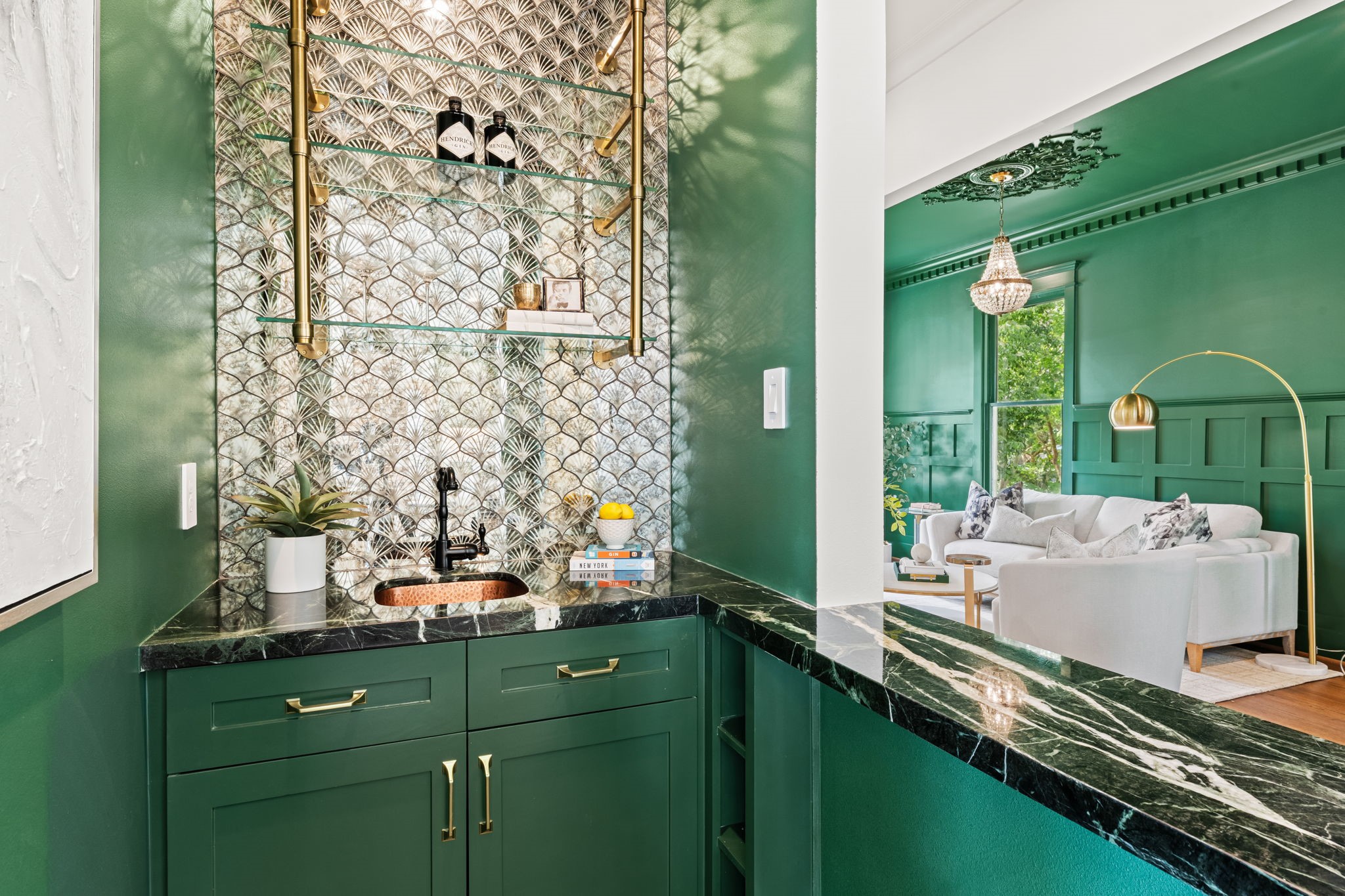 2019 Chantilly Lane Property Photo 4