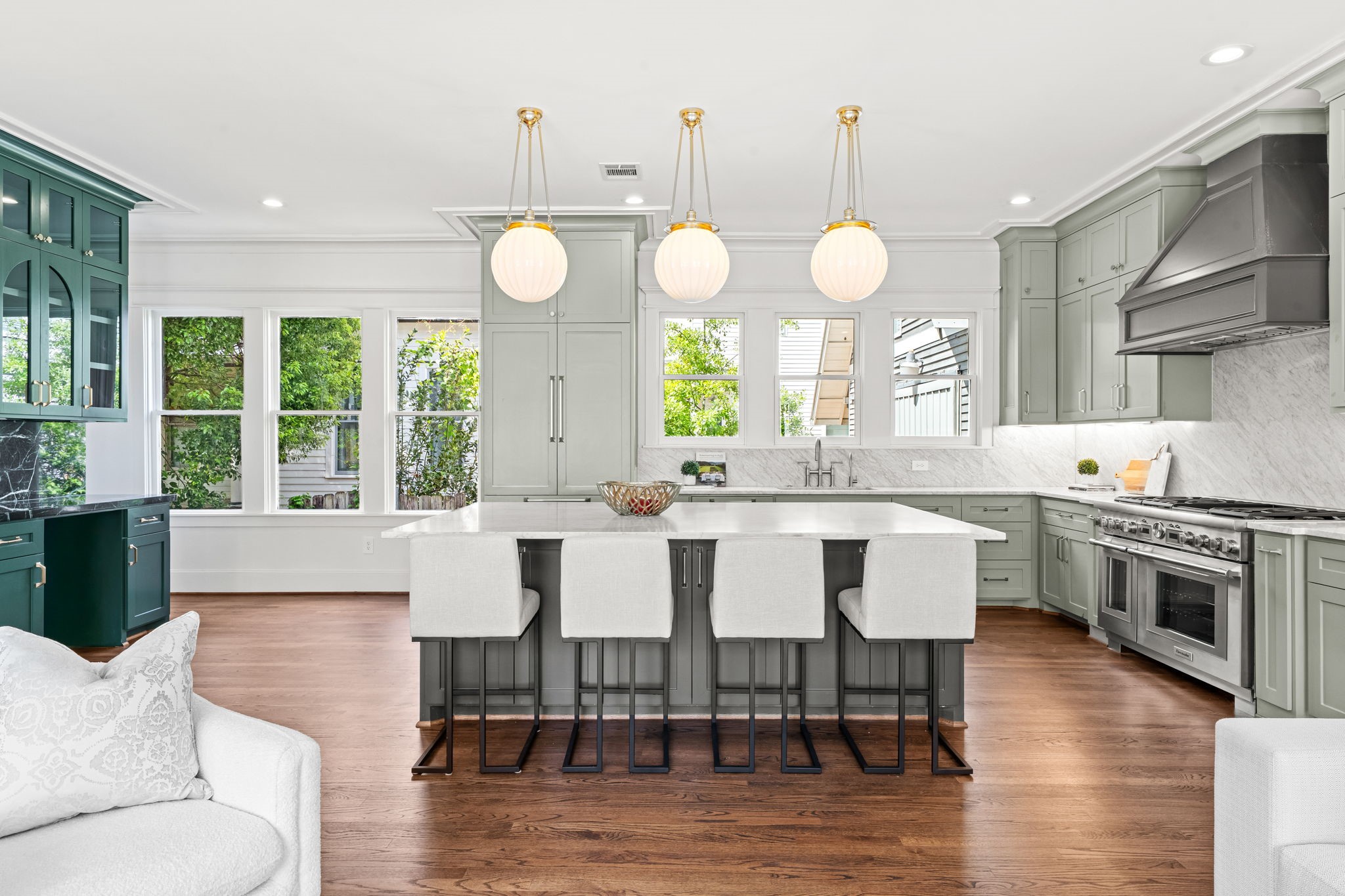 2019 Chantilly Lane Property Photo 5