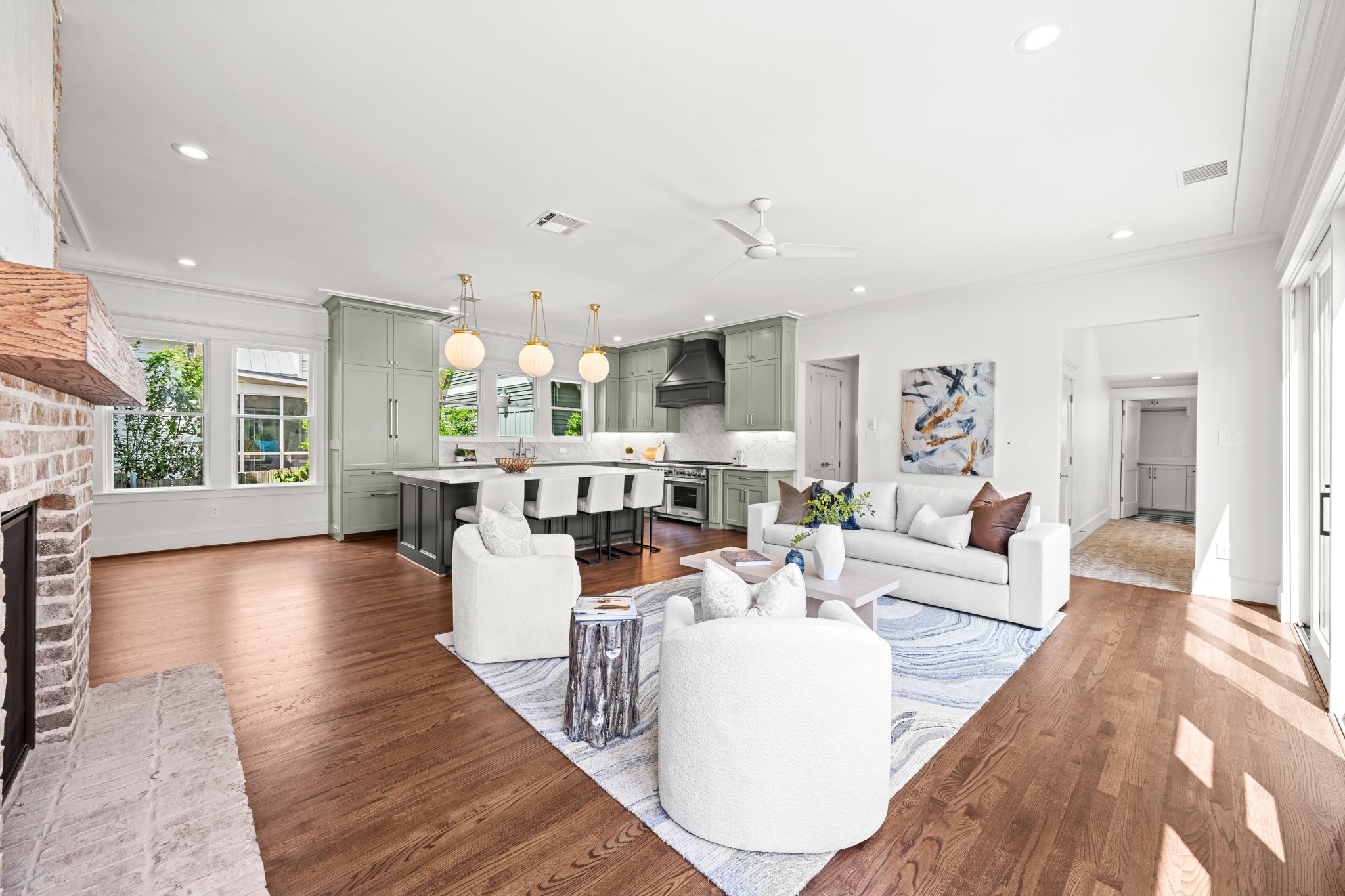 2019 Chantilly Lane Property Photo 8