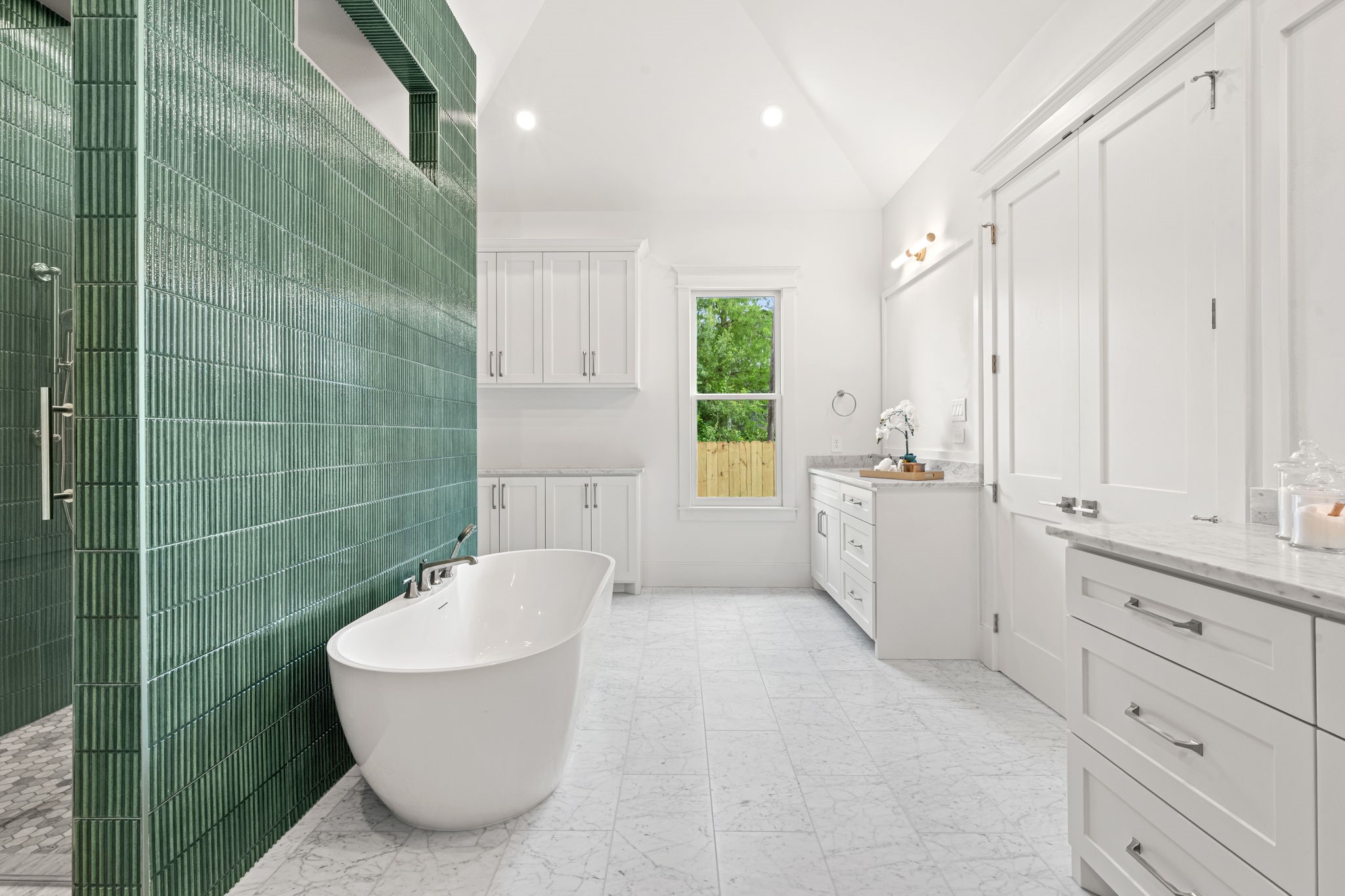 2019 Chantilly Lane Property Photo 10