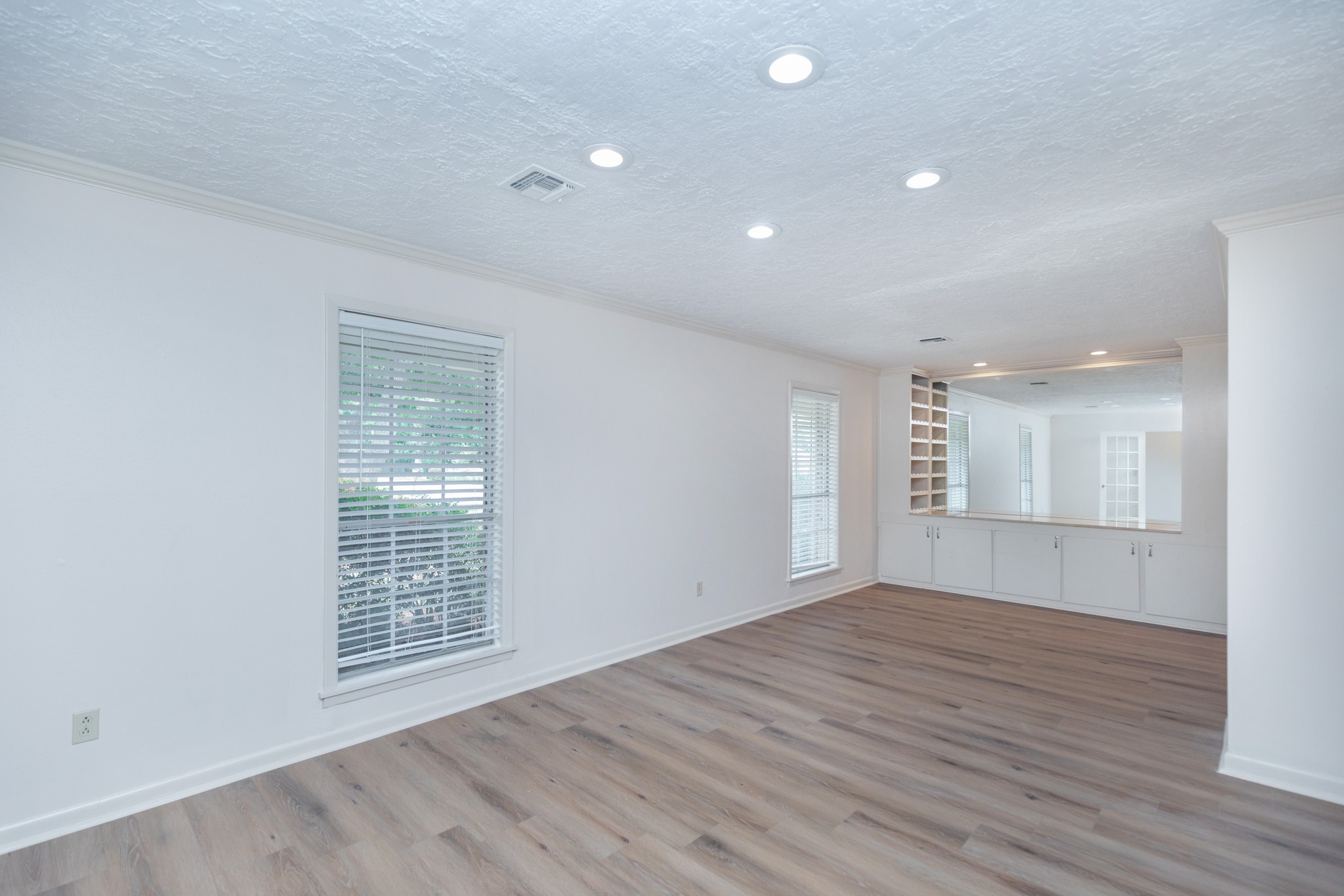 921 Victoria Drive Property Photo 10